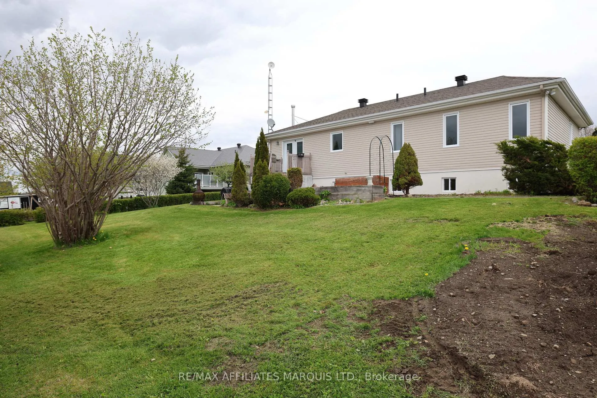 Photo 3 of 2054 Valley Street, North Stormont, North Stormont (Roxborough) Twp — HOMEH