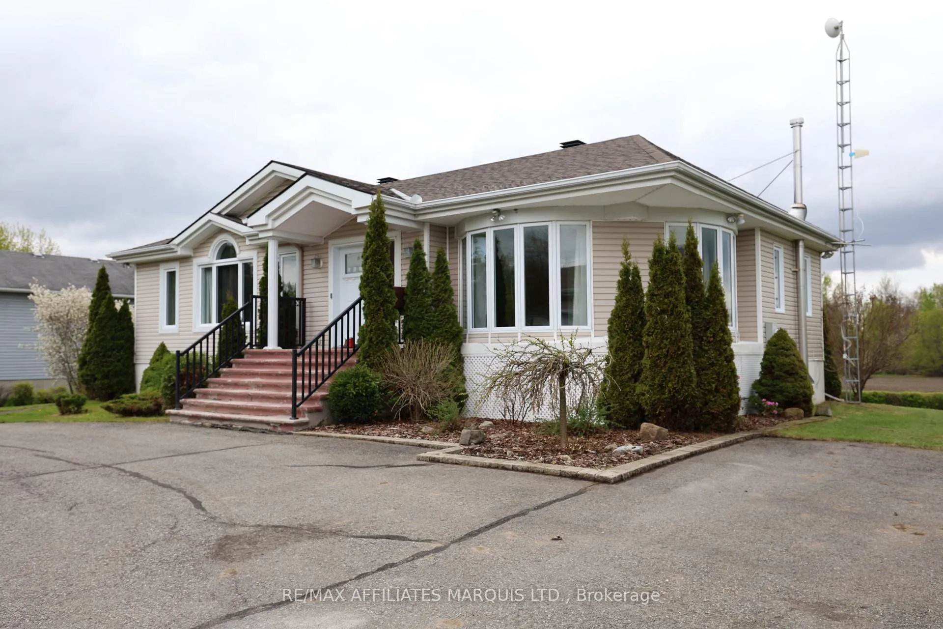 Photo 5 of 2054 Valley Street, North Stormont, North Stormont (Roxborough) Twp — HOMEH