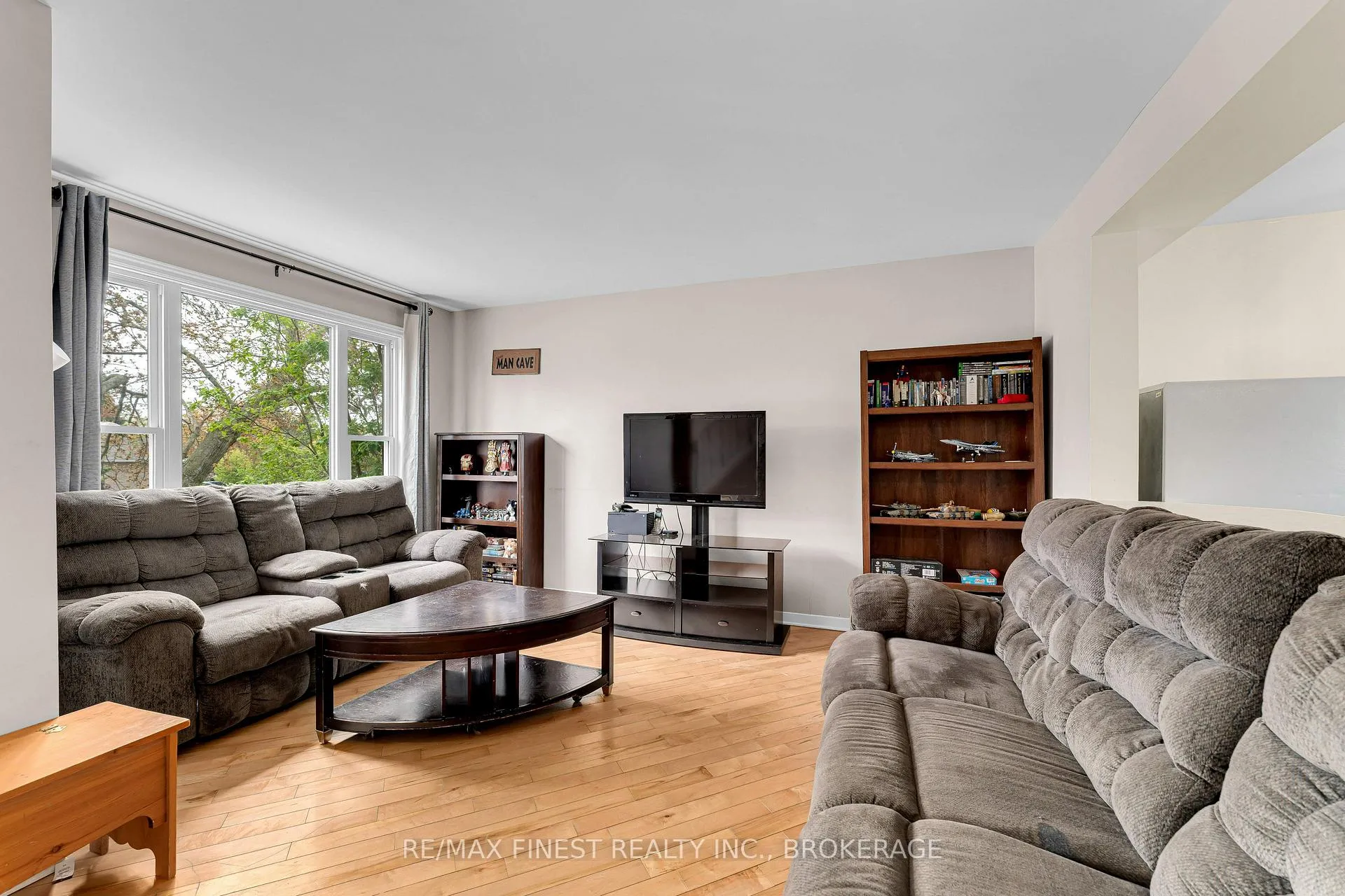 Photo 6 of 717 Ridley Drive, Kingston, North of Taylor-Kidd Blvd — HOMEH