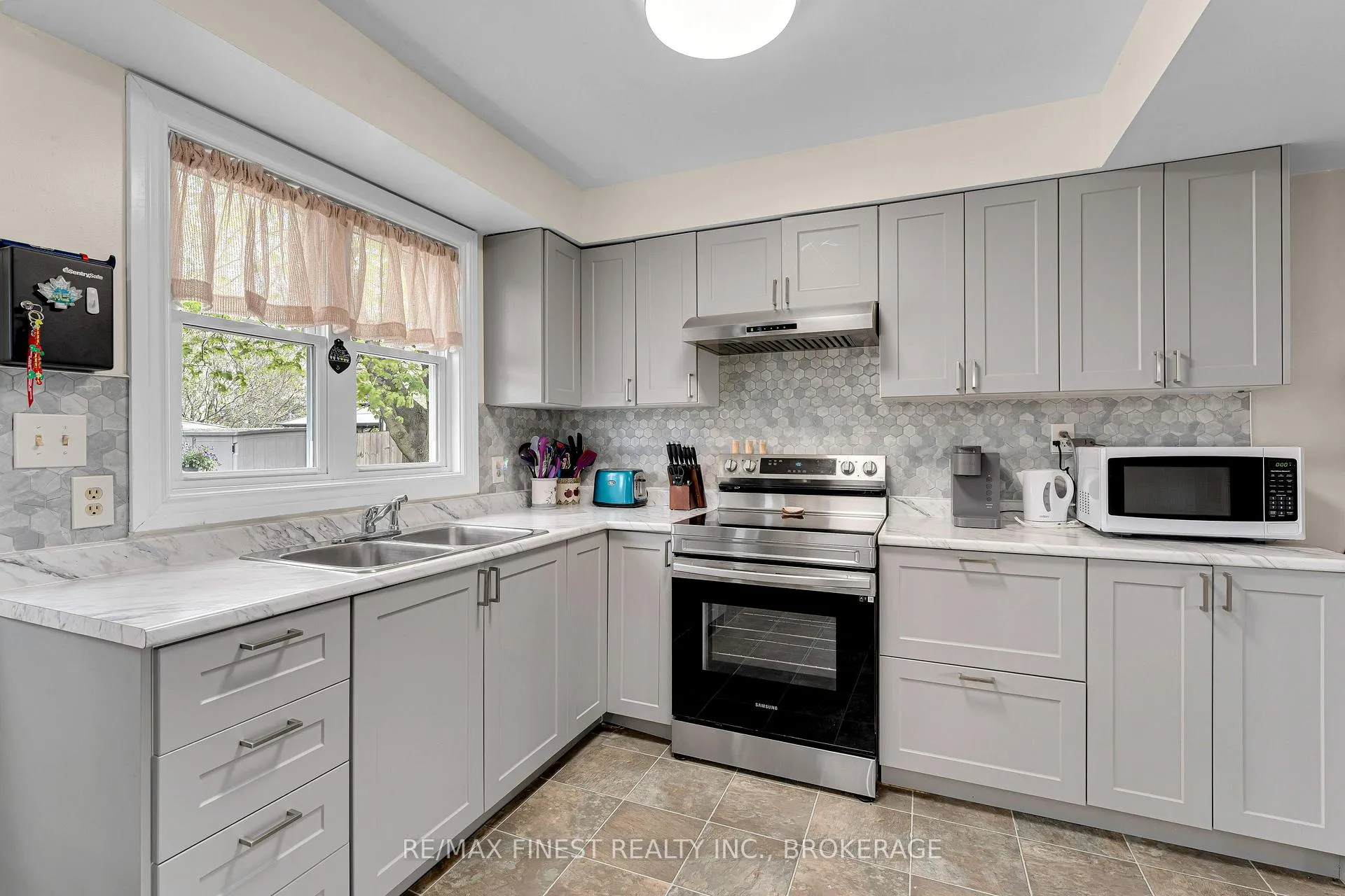 Photo 10 of 717 Ridley Drive, Kingston, North of Taylor-Kidd Blvd — HOMEH