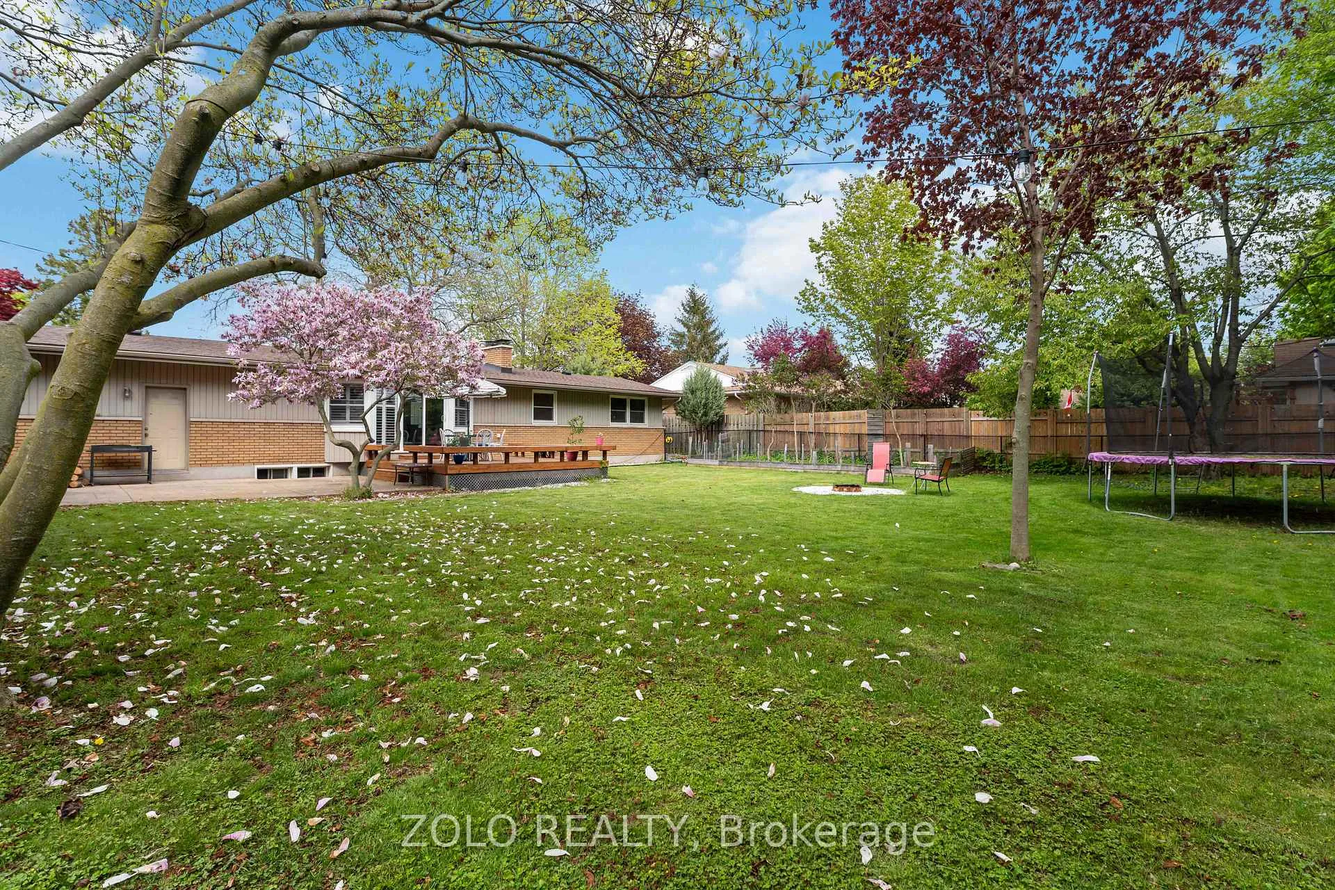 Photo 23 of 9 Brookside Avenue, Grimsby, Grimsby East — HOMEH