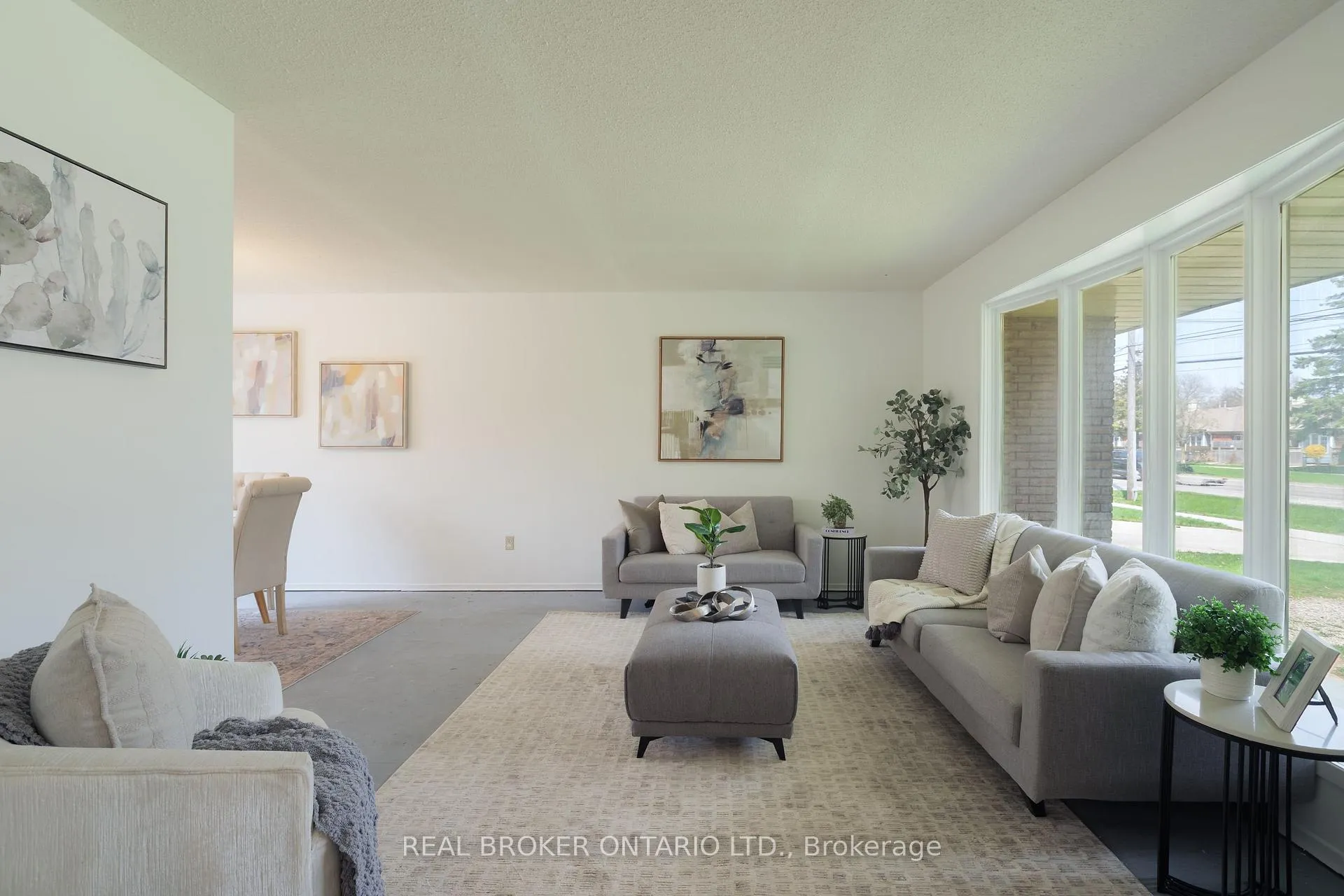 Photo 4 of 194 Fiddlers Green Road, Hamilton, Ancaster — HOMEH
