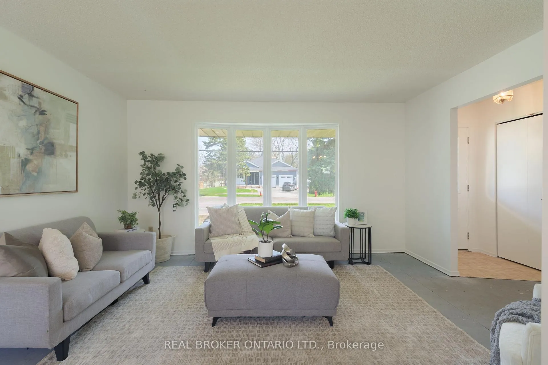 Photo 5 of 194 Fiddlers Green Road, Hamilton, Ancaster — HOMEH