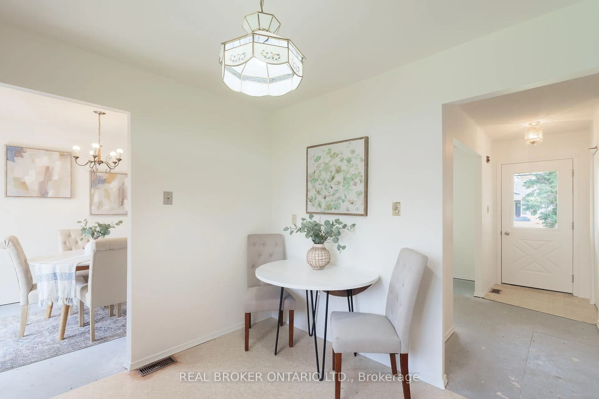 Photo 12 of 194 Fiddlers Green Road, Hamilton, Ancaster — HOMEH