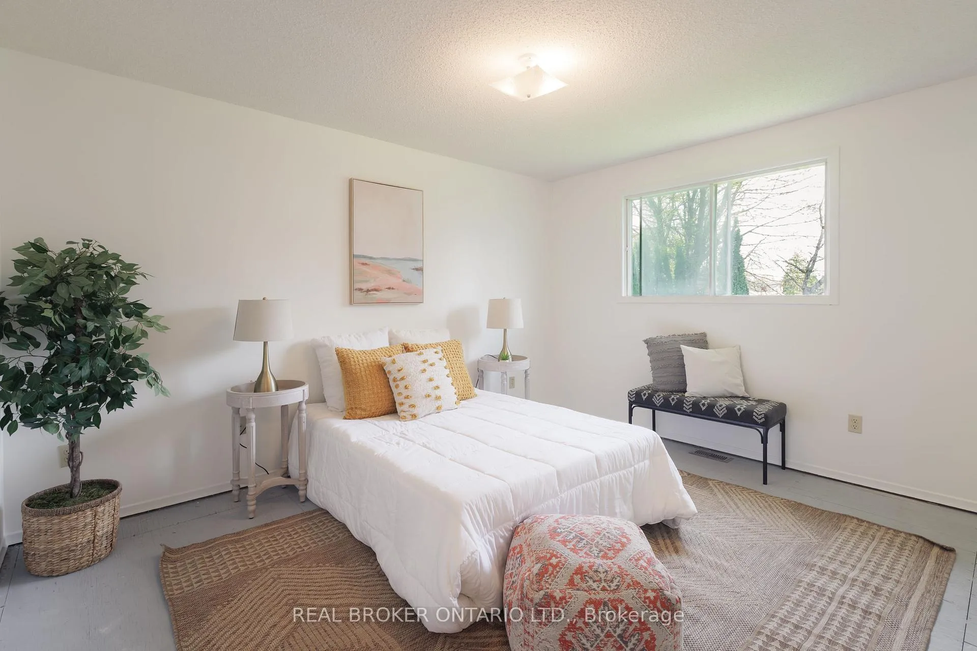 Photo 13 of 194 Fiddlers Green Road, Hamilton, Ancaster — HOMEH