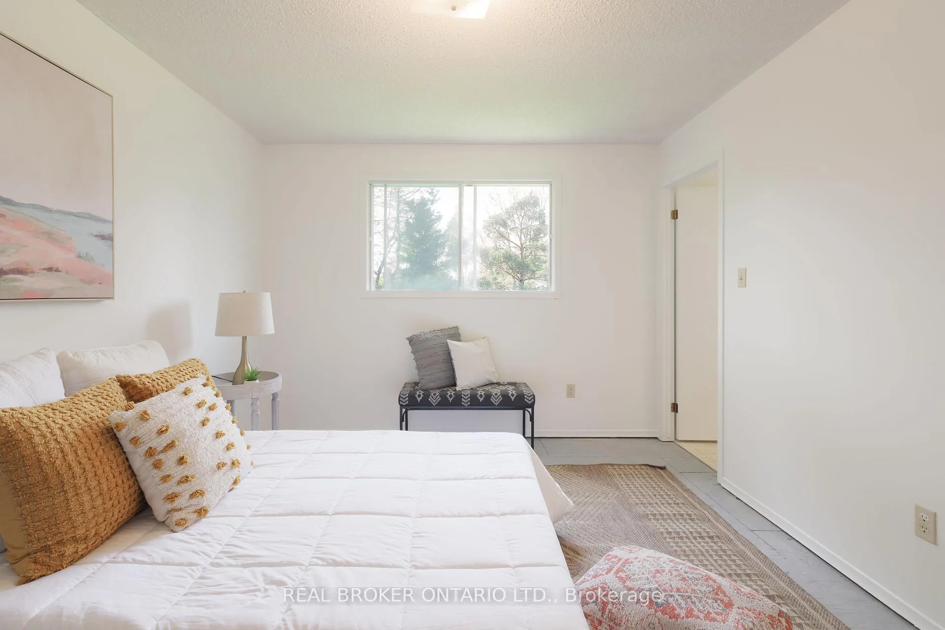 Photo 14 of 194 Fiddlers Green Road, Hamilton, Ancaster — HOMEH