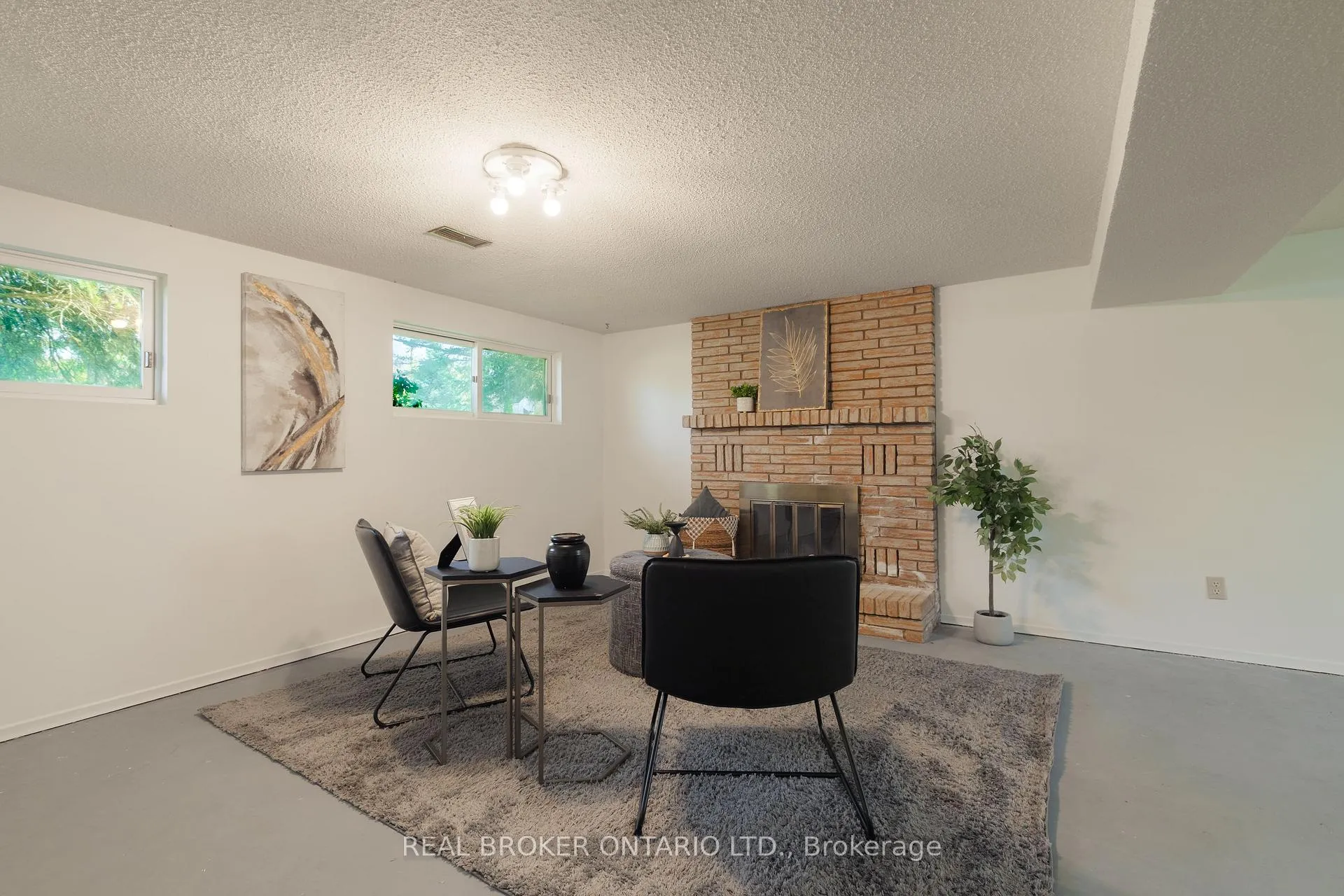 Photo 16 of 194 Fiddlers Green Road, Hamilton, Ancaster — HOMEH