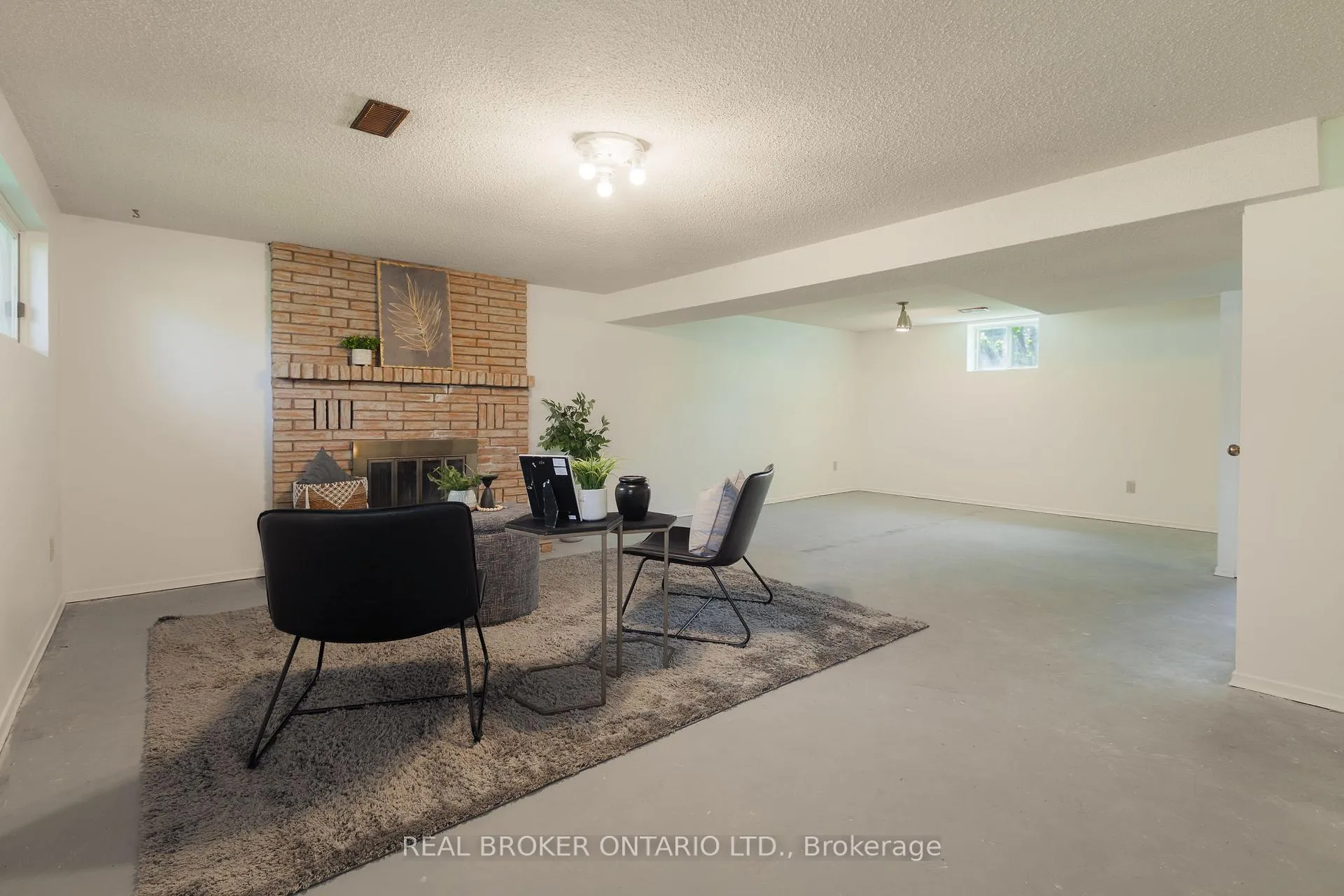 Photo 17 of 194 Fiddlers Green Road, Hamilton, Ancaster — HOMEH