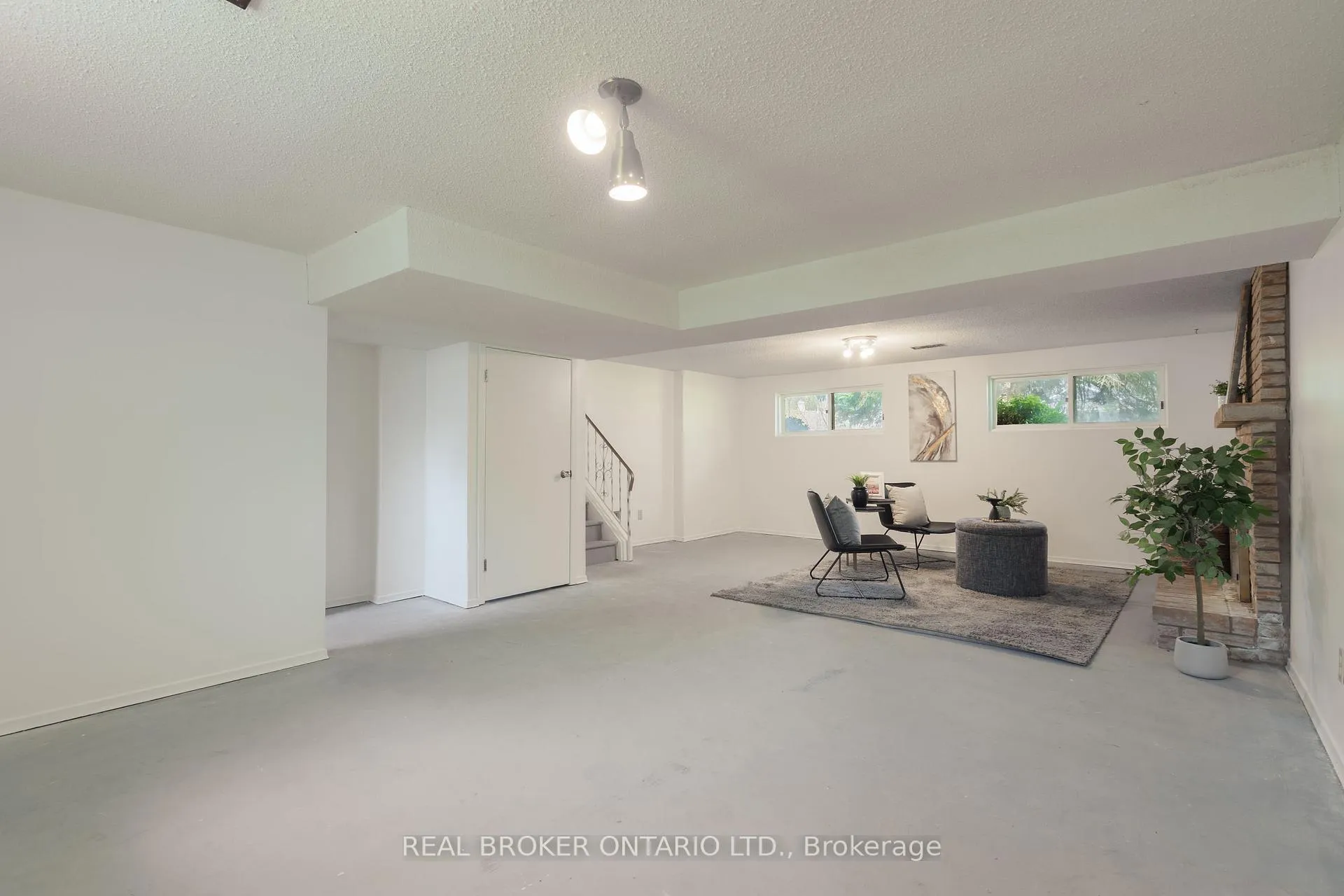 Photo 20 of 194 Fiddlers Green Road, Hamilton, Ancaster — HOMEH