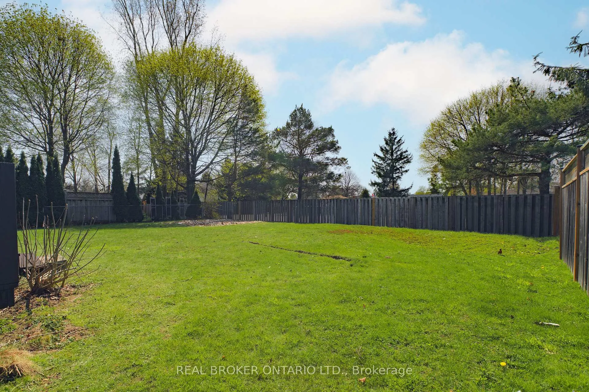 Photo 25 of 194 Fiddlers Green Road, Hamilton, Ancaster — HOMEH