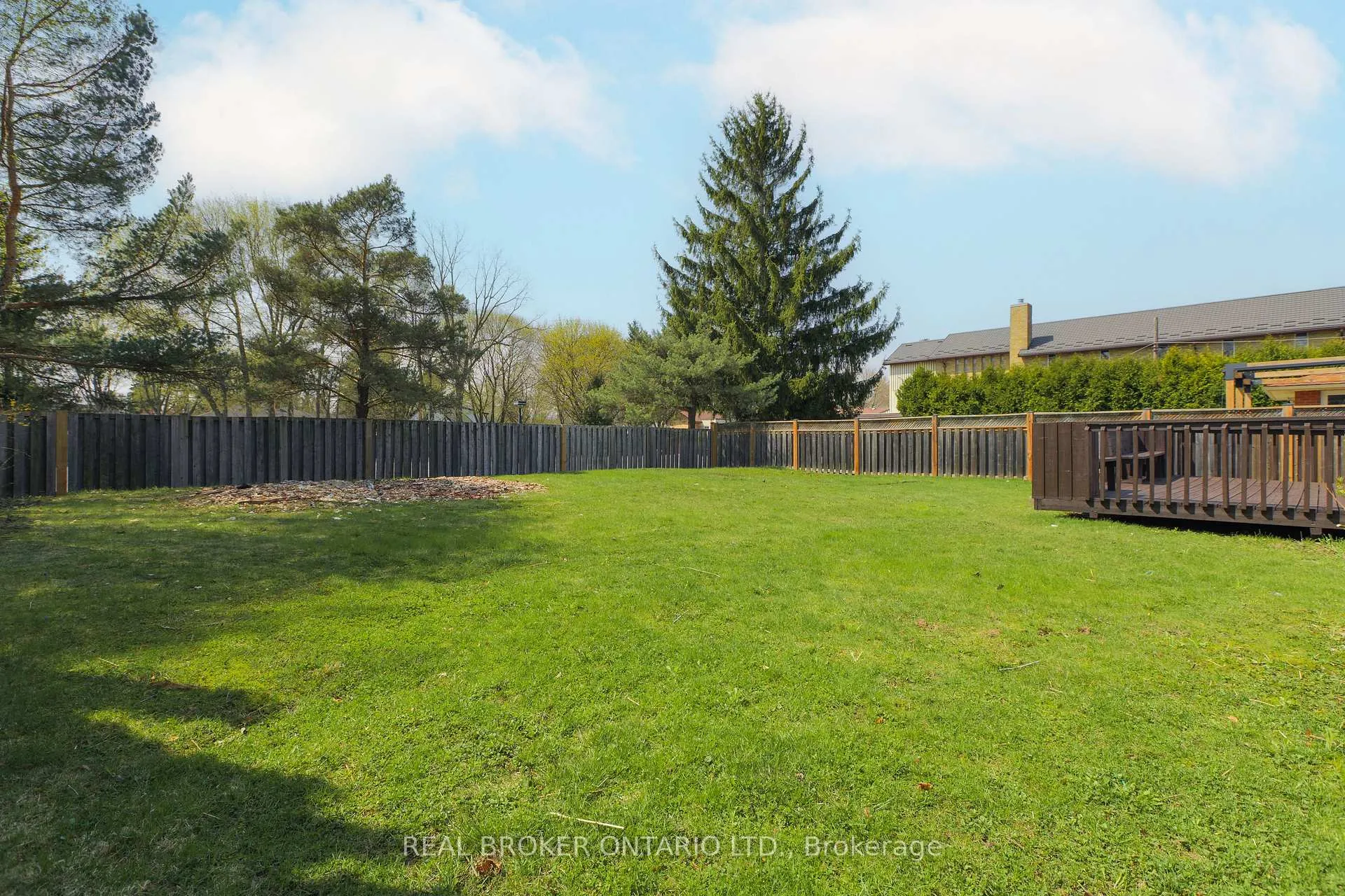 Photo 27 of 194 Fiddlers Green Road, Hamilton, Ancaster — HOMEH