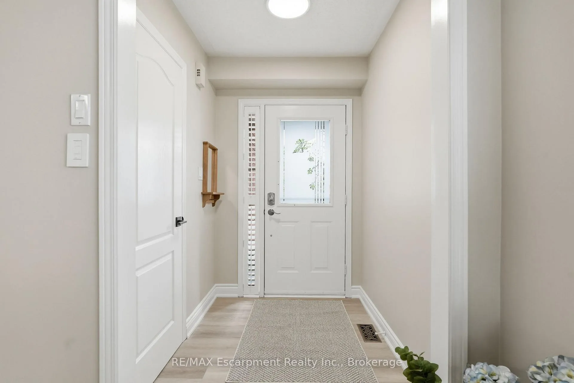 Photo 3 of 2124 Glenhampton Road, Oakville, Westmount — HOMEH