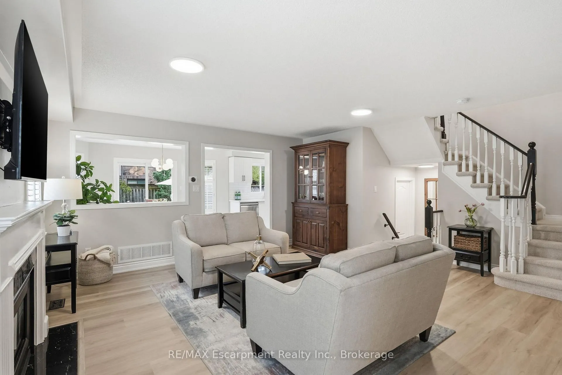 Photo 4 of 2124 Glenhampton Road, Oakville, Westmount — HOMEH