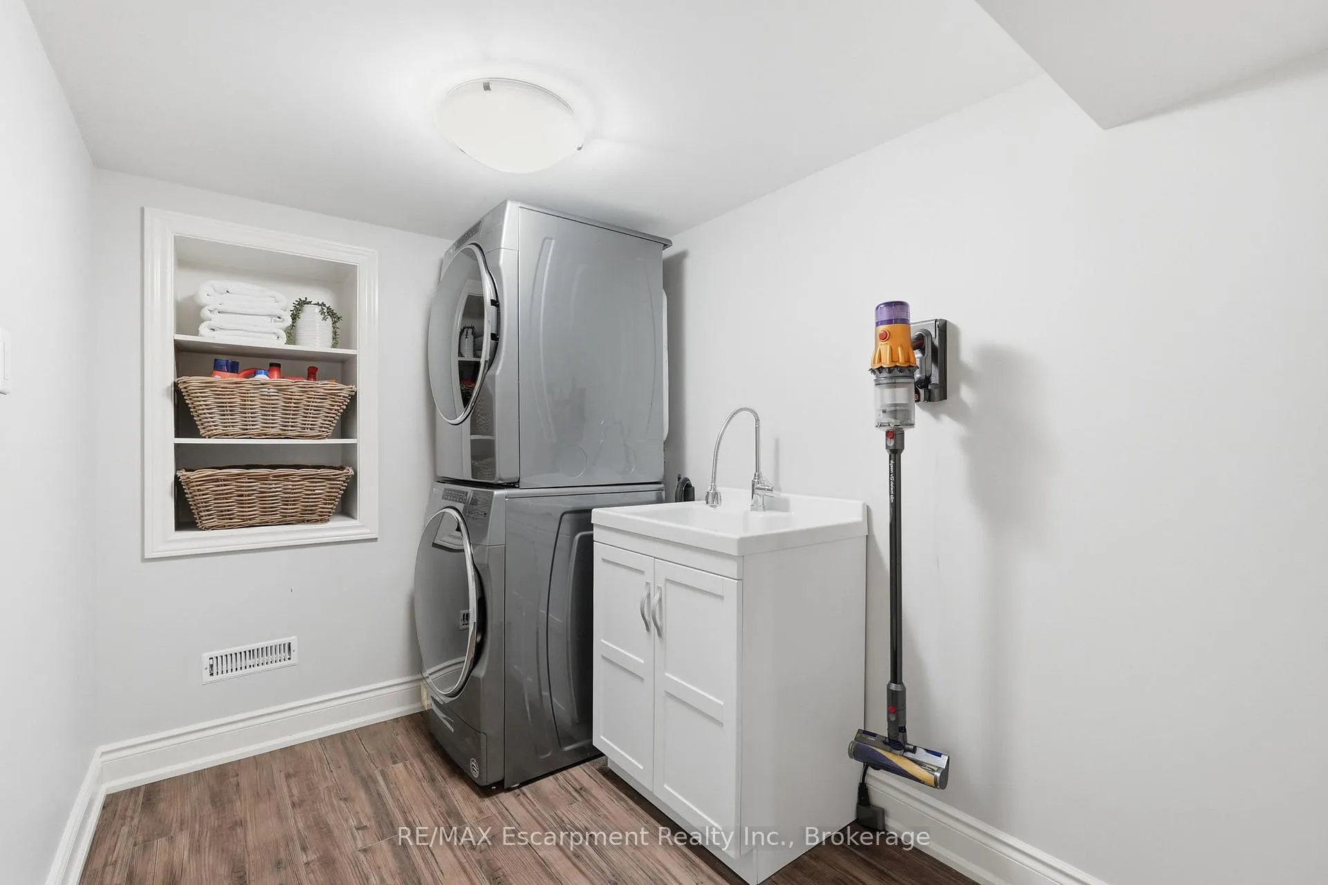 Photo 45 of 2124 Glenhampton Road, Oakville, Westmount — HOMEH
