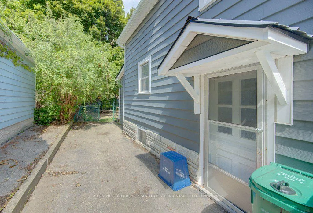 Photo 35 of 10 Marshall Street, Waterloo, Beechwood/University — HOMEH