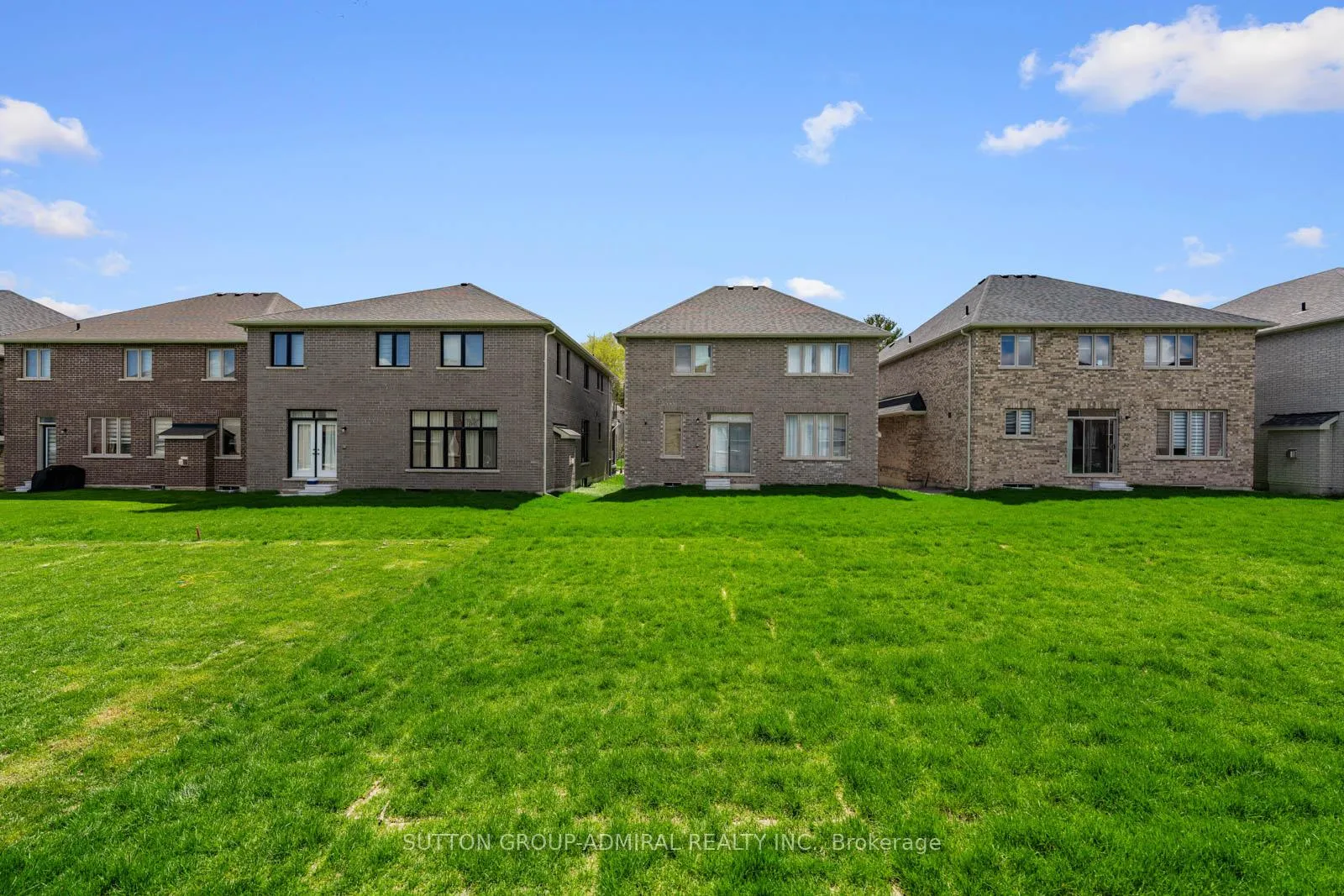 Photo 24 of 1285 Davis Loop, Innisfil, Lefroy — HOMEH