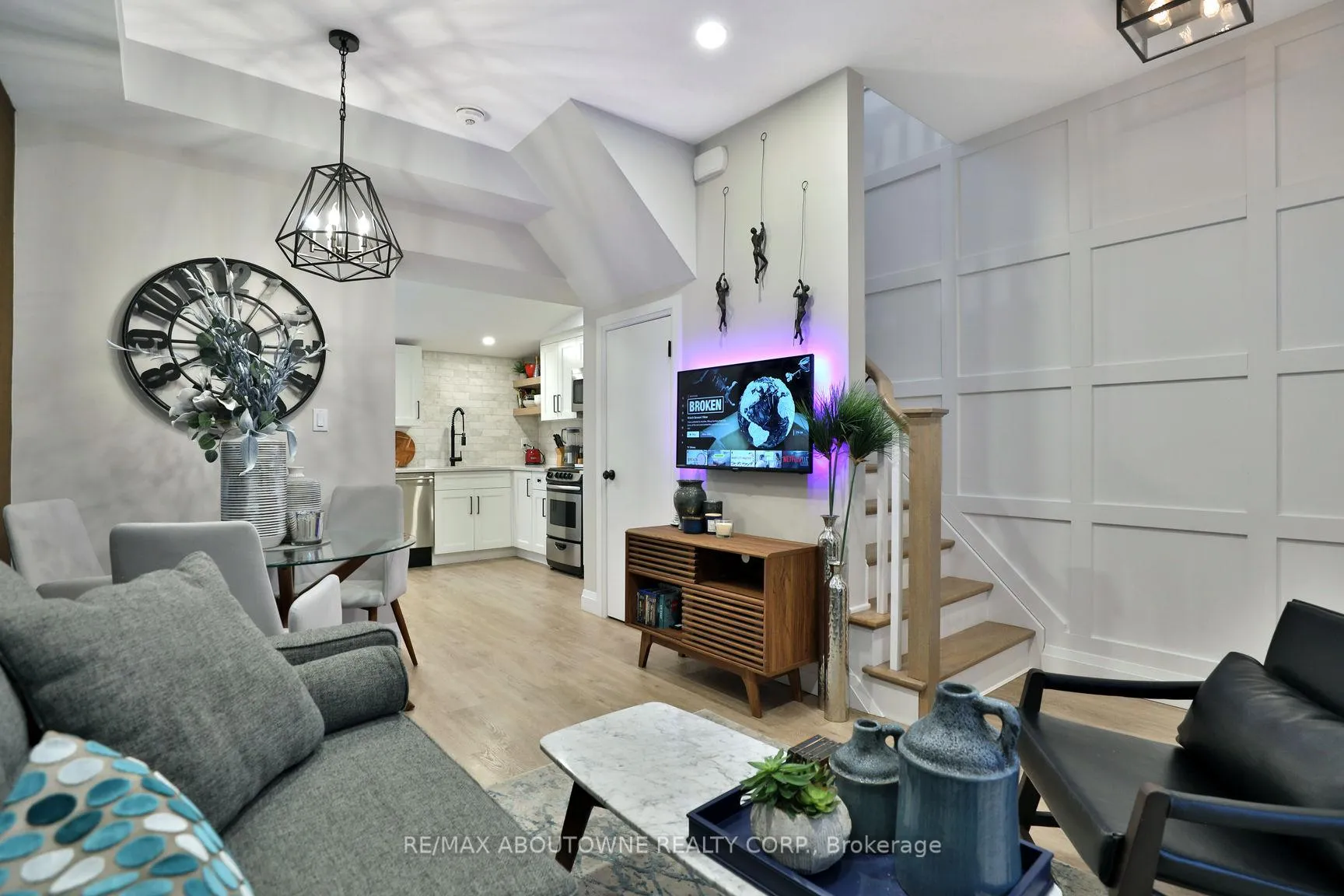 Photo 7 of 31-33 Hawthorne Avenue, Hamilton, Kirkendall — HOMEH