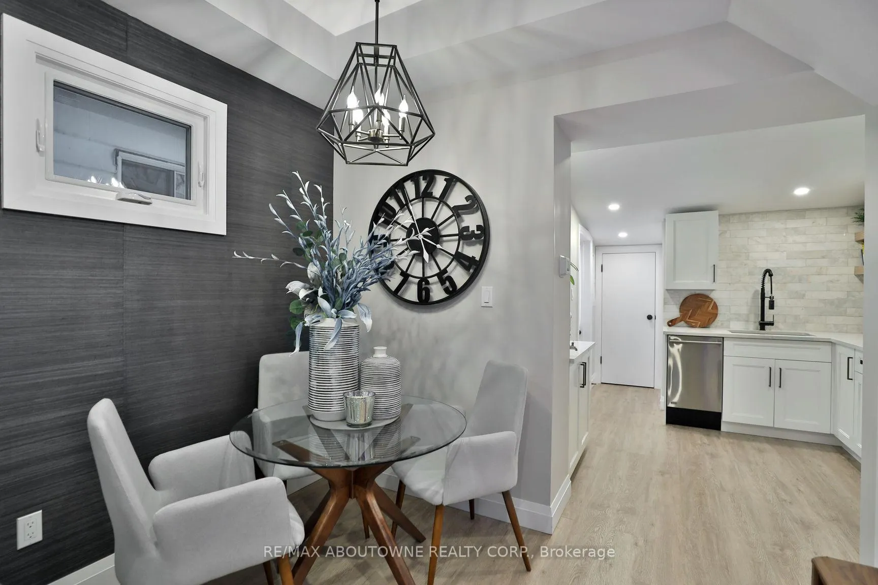 Photo 8 of 31-33 Hawthorne Avenue, Hamilton, Kirkendall — HOMEH
