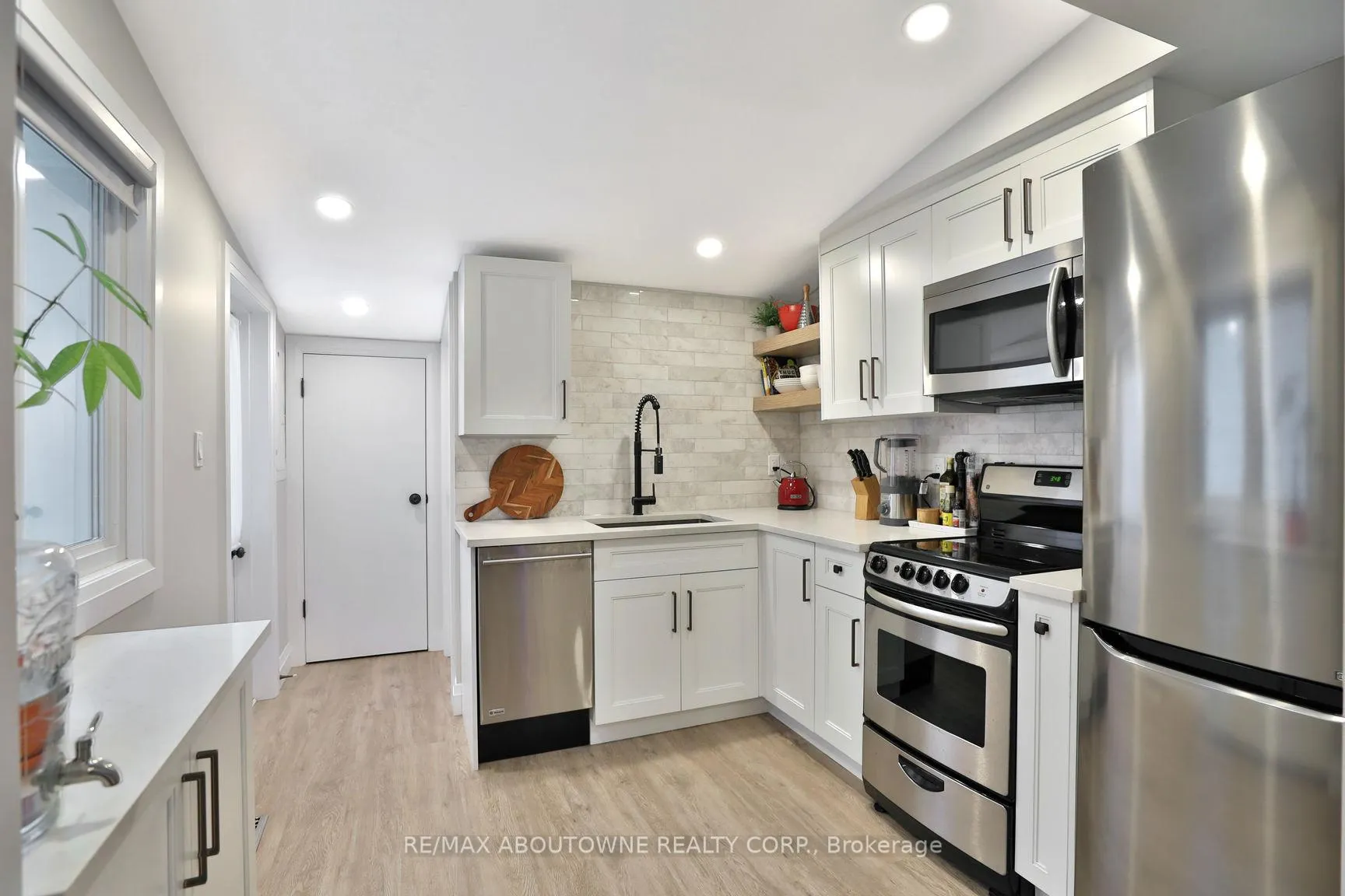 Photo 9 of 31-33 Hawthorne Avenue, Hamilton, Kirkendall — HOMEH
