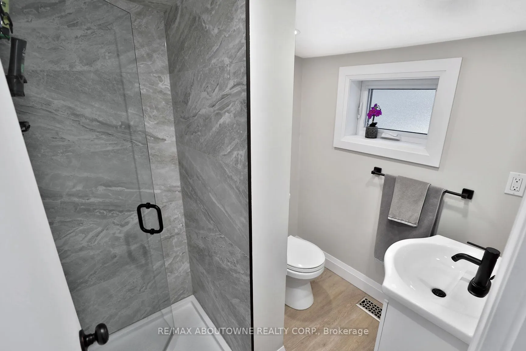 Photo 27 of 31-33 Hawthorne Avenue, Hamilton, Kirkendall — HOMEH