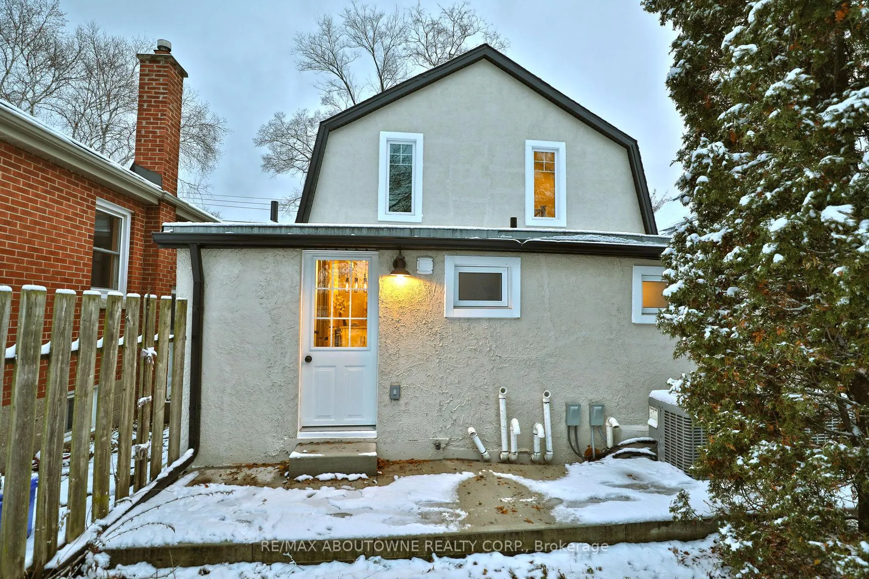 Photo 33 of 31-33 Hawthorne Avenue, Hamilton, Kirkendall — HOMEH