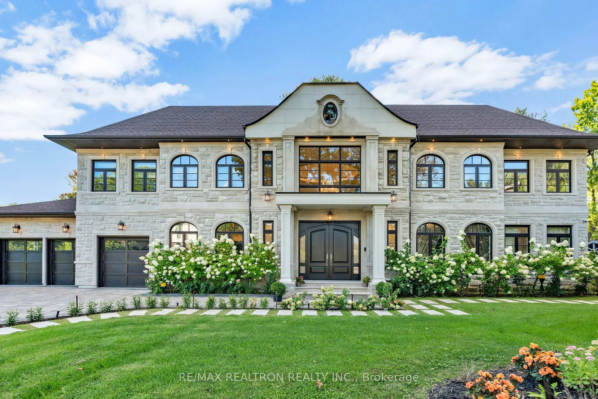 Photo 3 of 20 Hammok Crescent, Markham, Bayview Glen — HOMEH