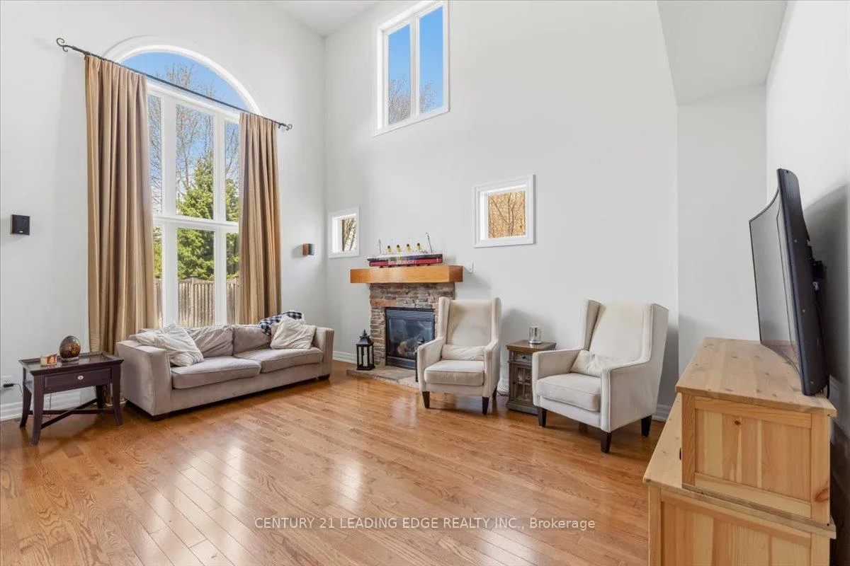 Photo 8 of 55 Campbell Drive, Uxbridge — HOMEH