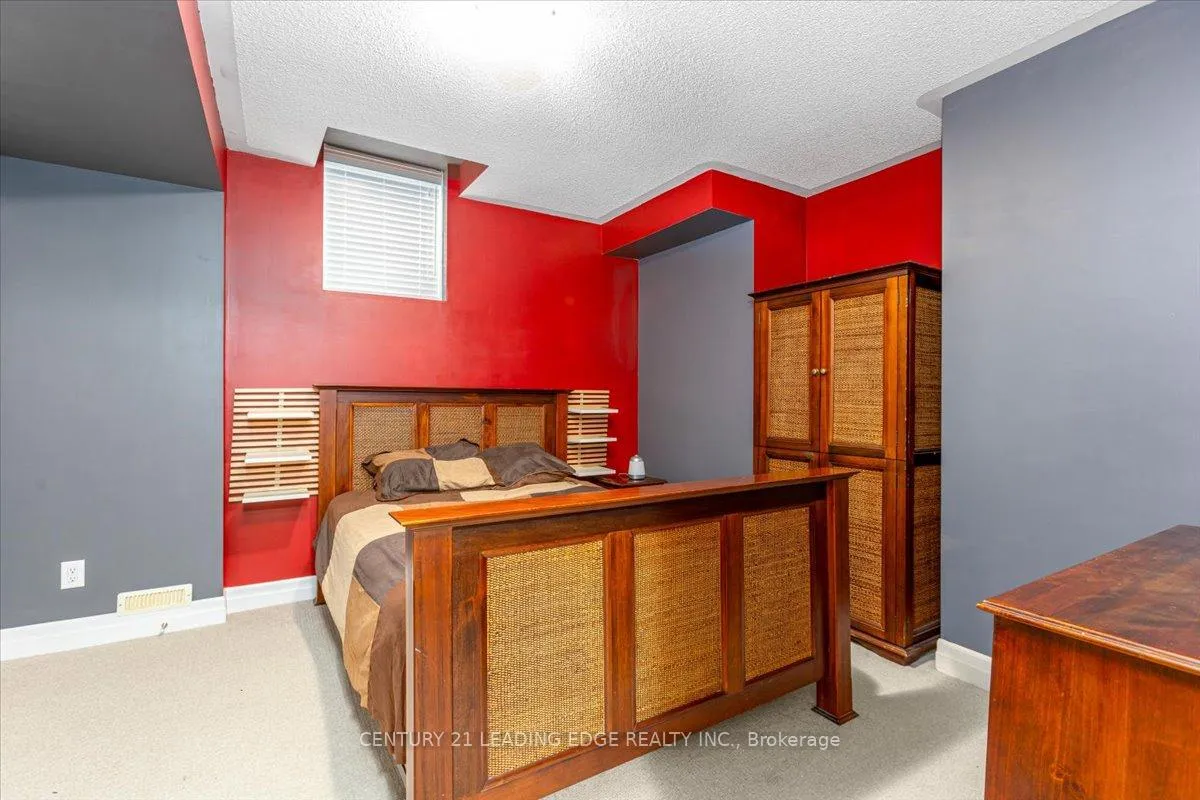 Photo 32 of 55 Campbell Drive, Uxbridge — HOMEH