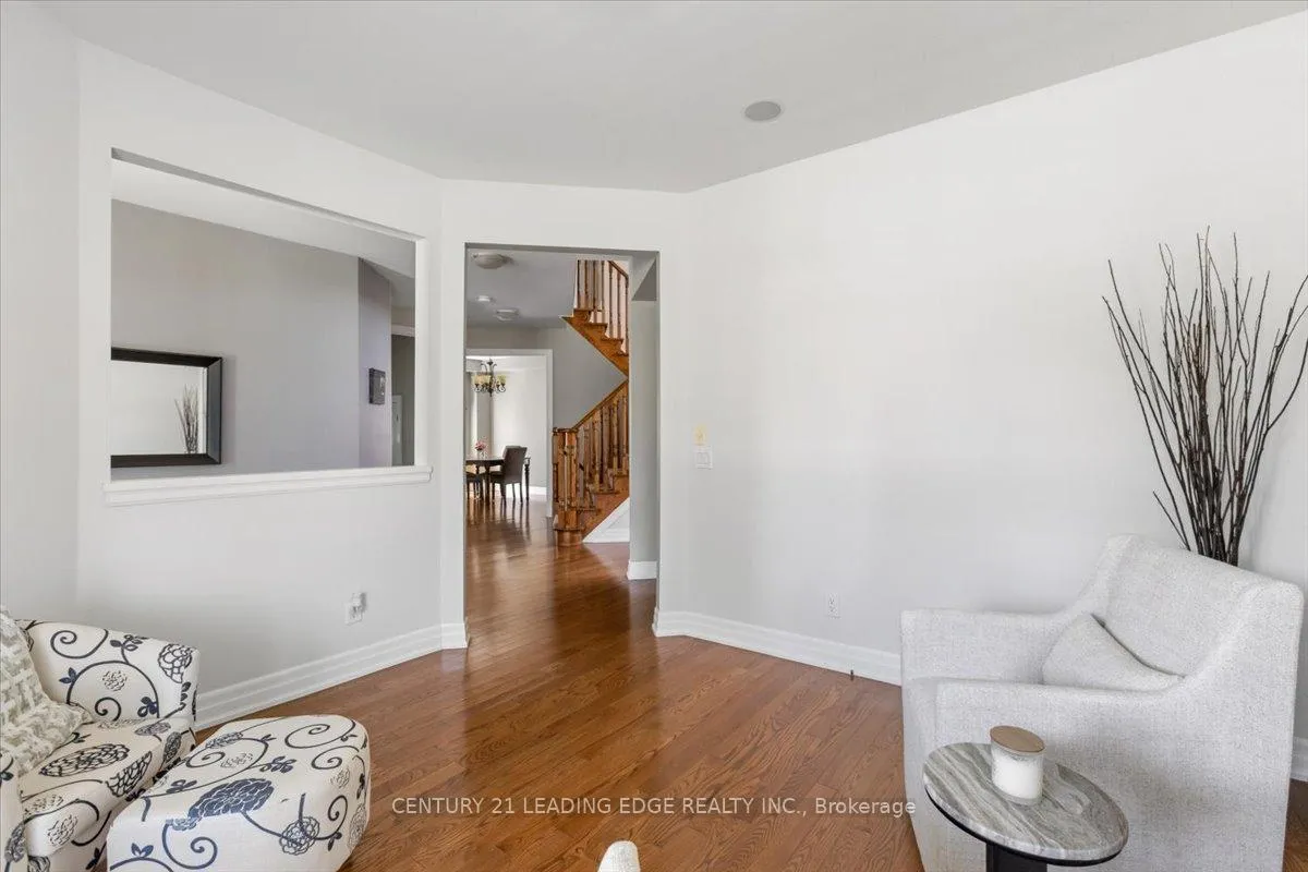 Photo 4 of 55 Campbell Drive, Uxbridge — HOMEH