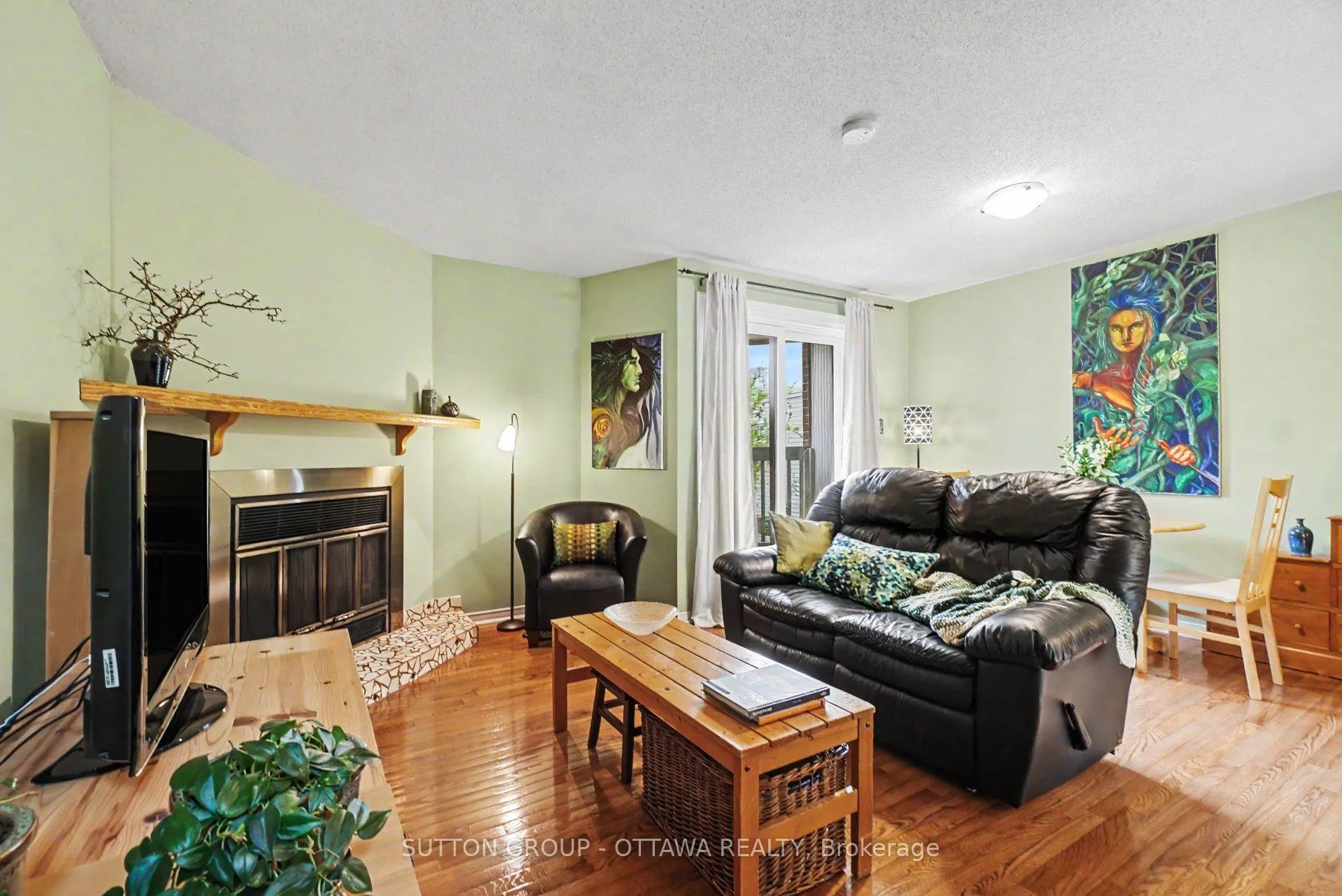 Photo 4 of 10 Maclean Street, Ottawa, West Centre Town — HOMEH