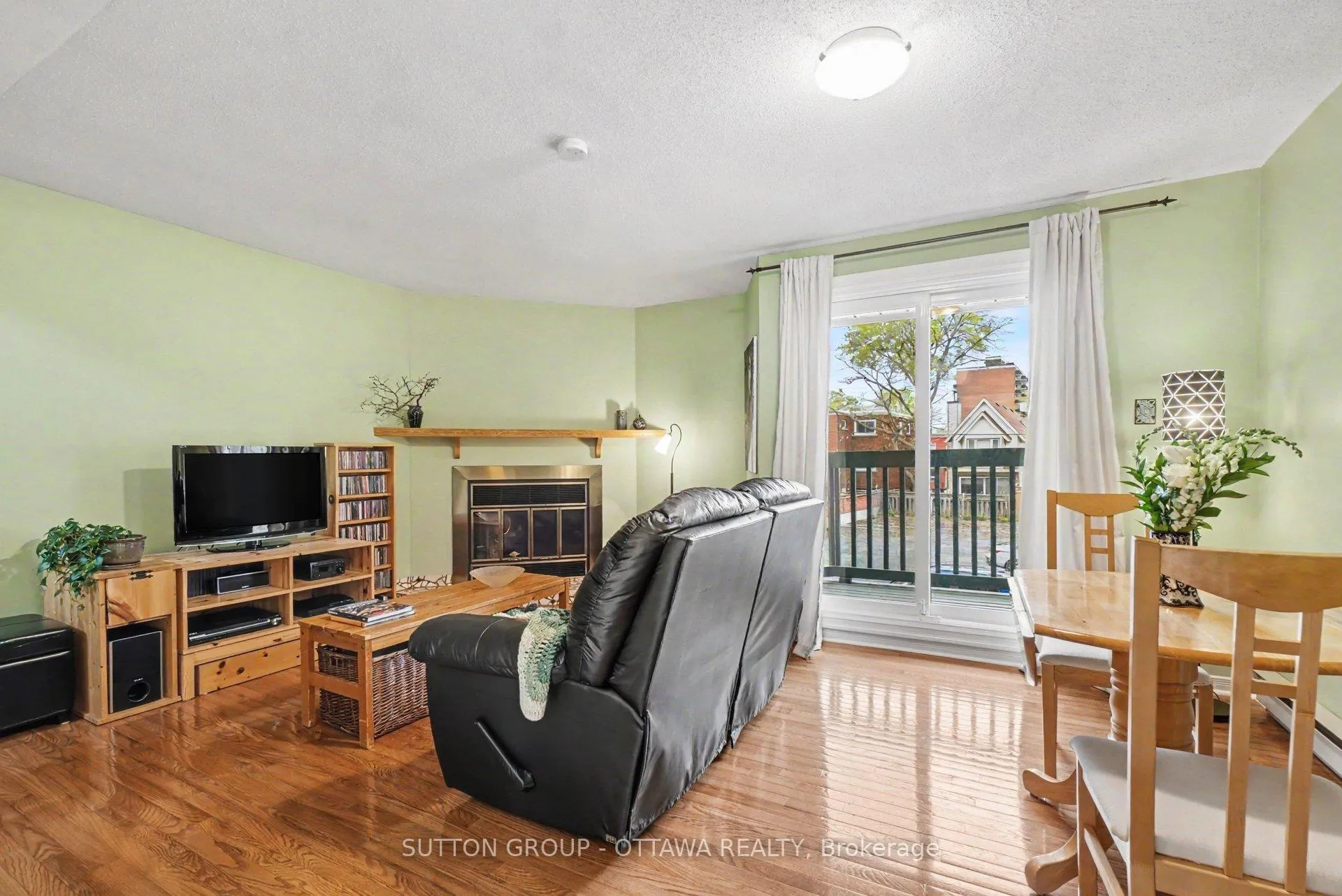 Photo 7 of 10 Maclean Street, Ottawa, West Centre Town — HOMEH