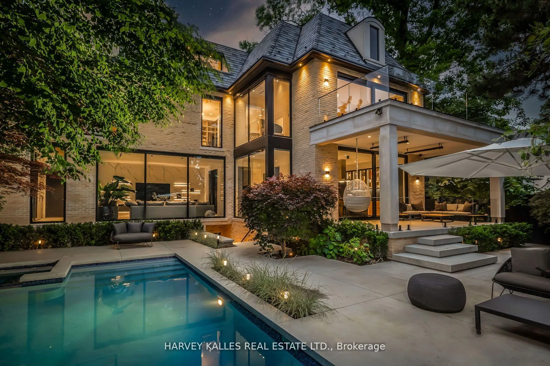 Photo 3 of 5 Dewbourne Avenue, Toronto, Forest Hill South — HOMEH