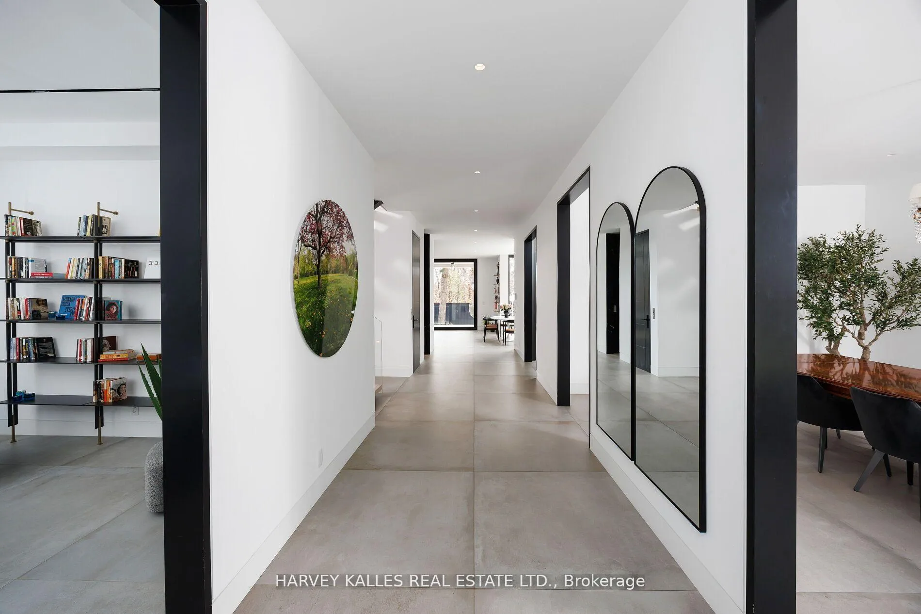 Photo 4 of 5 Dewbourne Avenue, Toronto, Forest Hill South — HOMEH