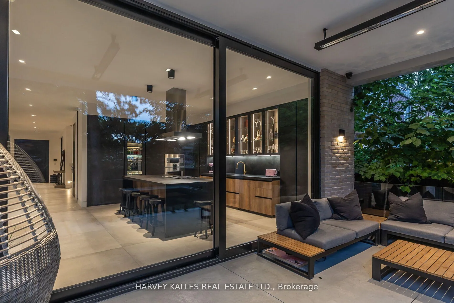 Photo 15 of 5 Dewbourne Avenue, Toronto, Forest Hill South — HOMEH