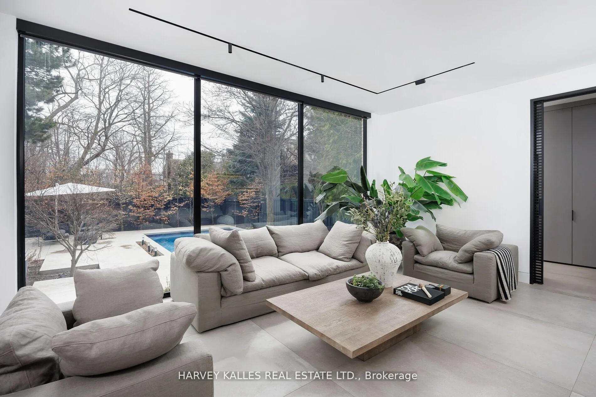 Photo 22 of 5 Dewbourne Avenue, Toronto, Forest Hill South — HOMEH