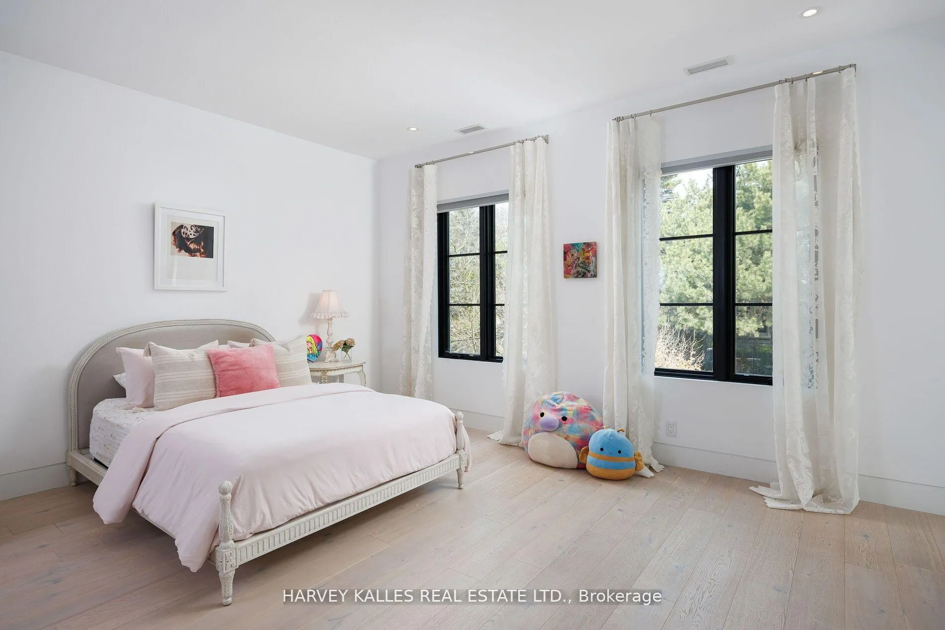 Photo 31 of 5 Dewbourne Avenue, Toronto, Forest Hill South — HOMEH