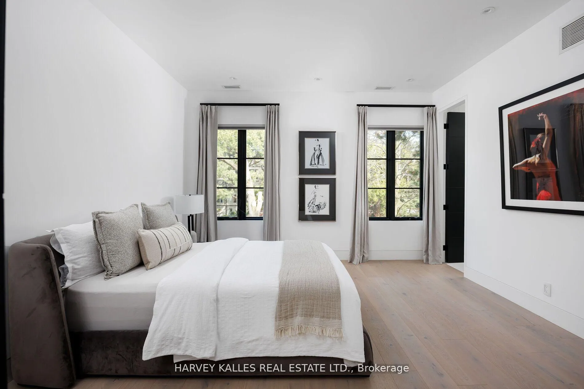 Photo 33 of 5 Dewbourne Avenue, Toronto, Forest Hill South — HOMEH