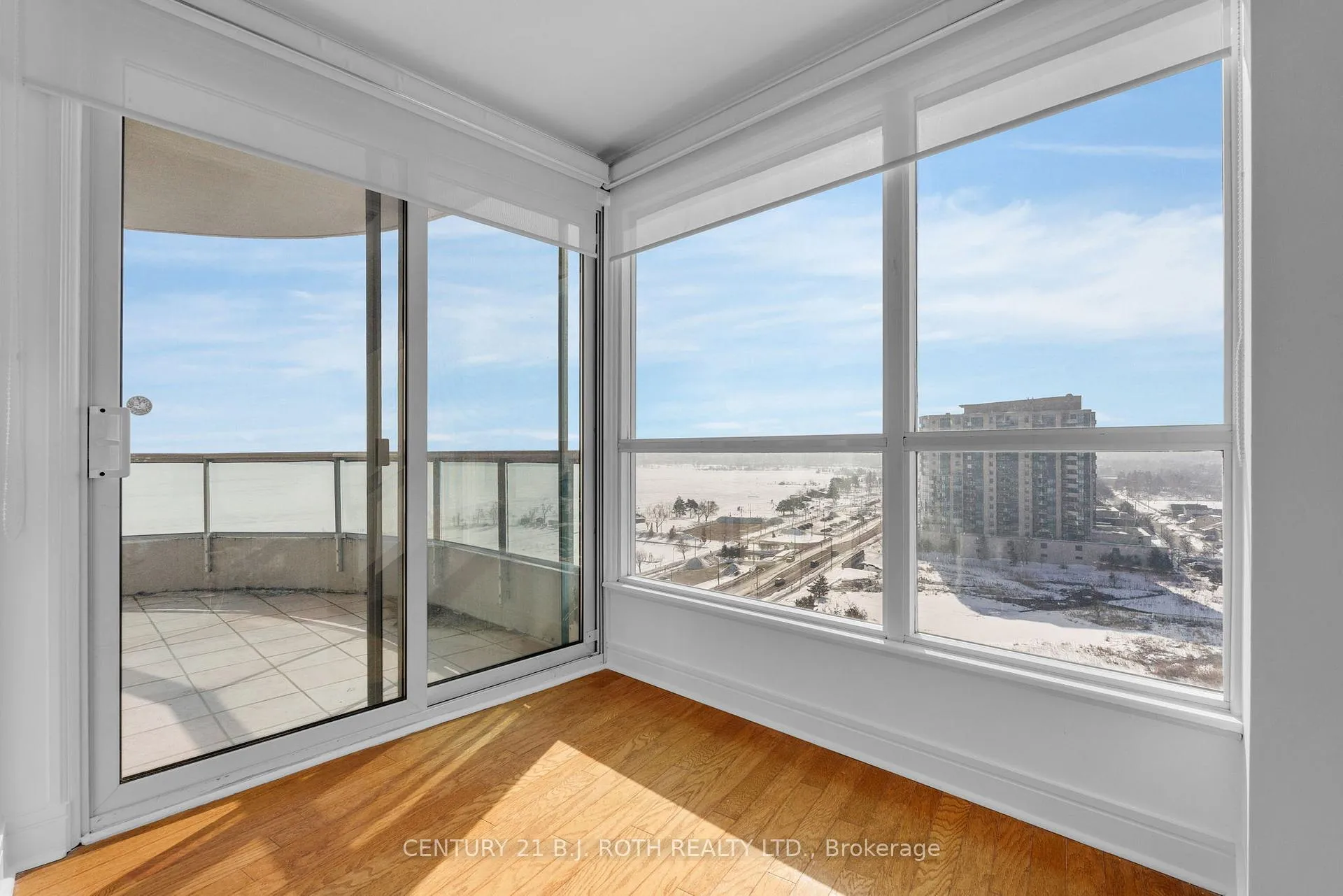 Photo 8 of Unit 1402, 2 Toronto Street, Barrie, City Centre — HOMEH