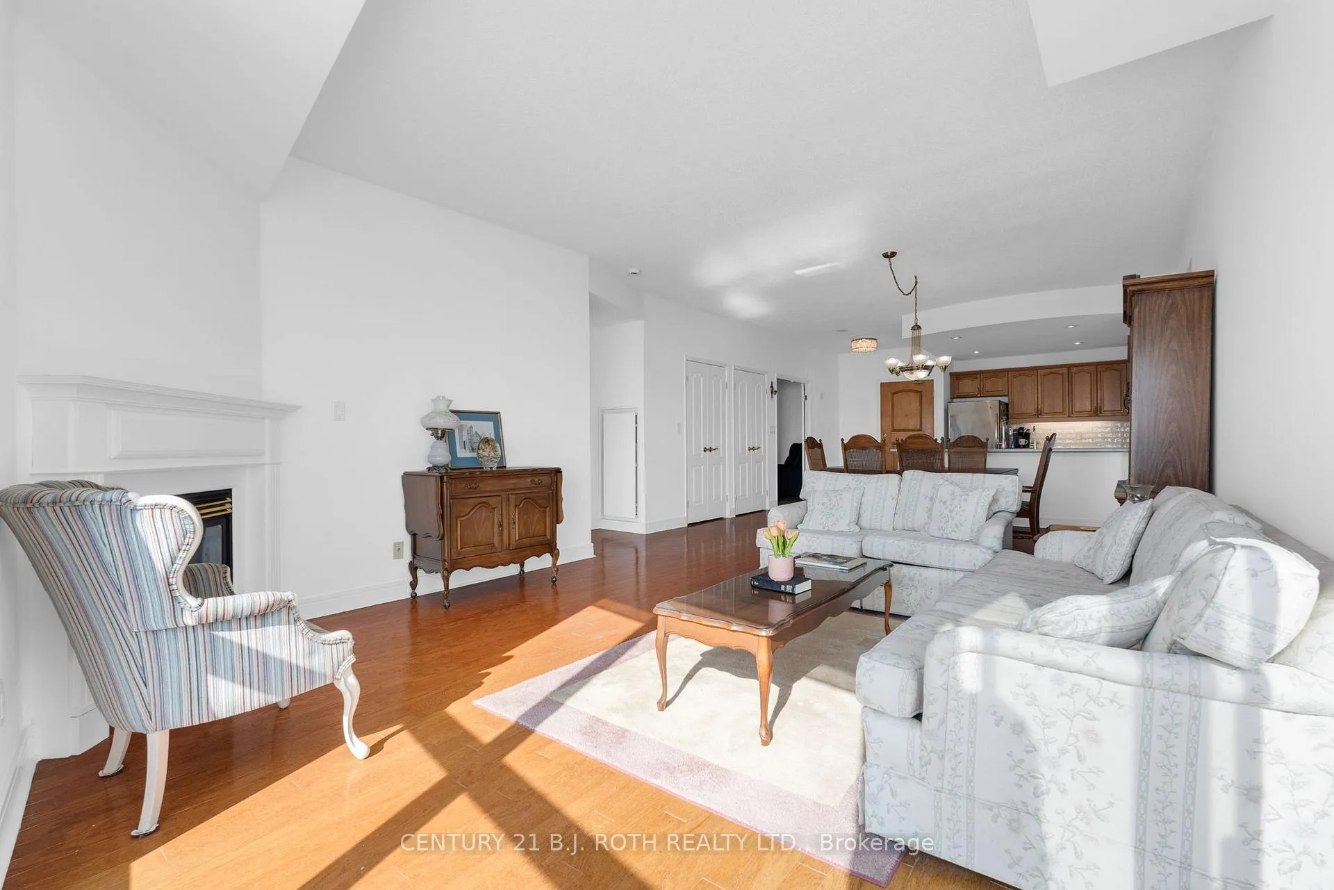 Photo 10 of Unit 1402, 2 Toronto Street, Barrie, City Centre — HOMEH