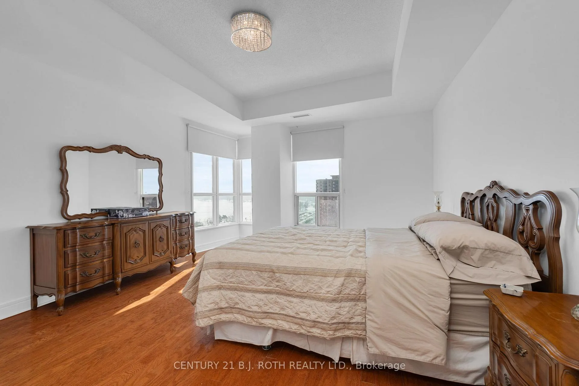 Photo 13 of Unit 1402, 2 Toronto Street, Barrie, City Centre — HOMEH
