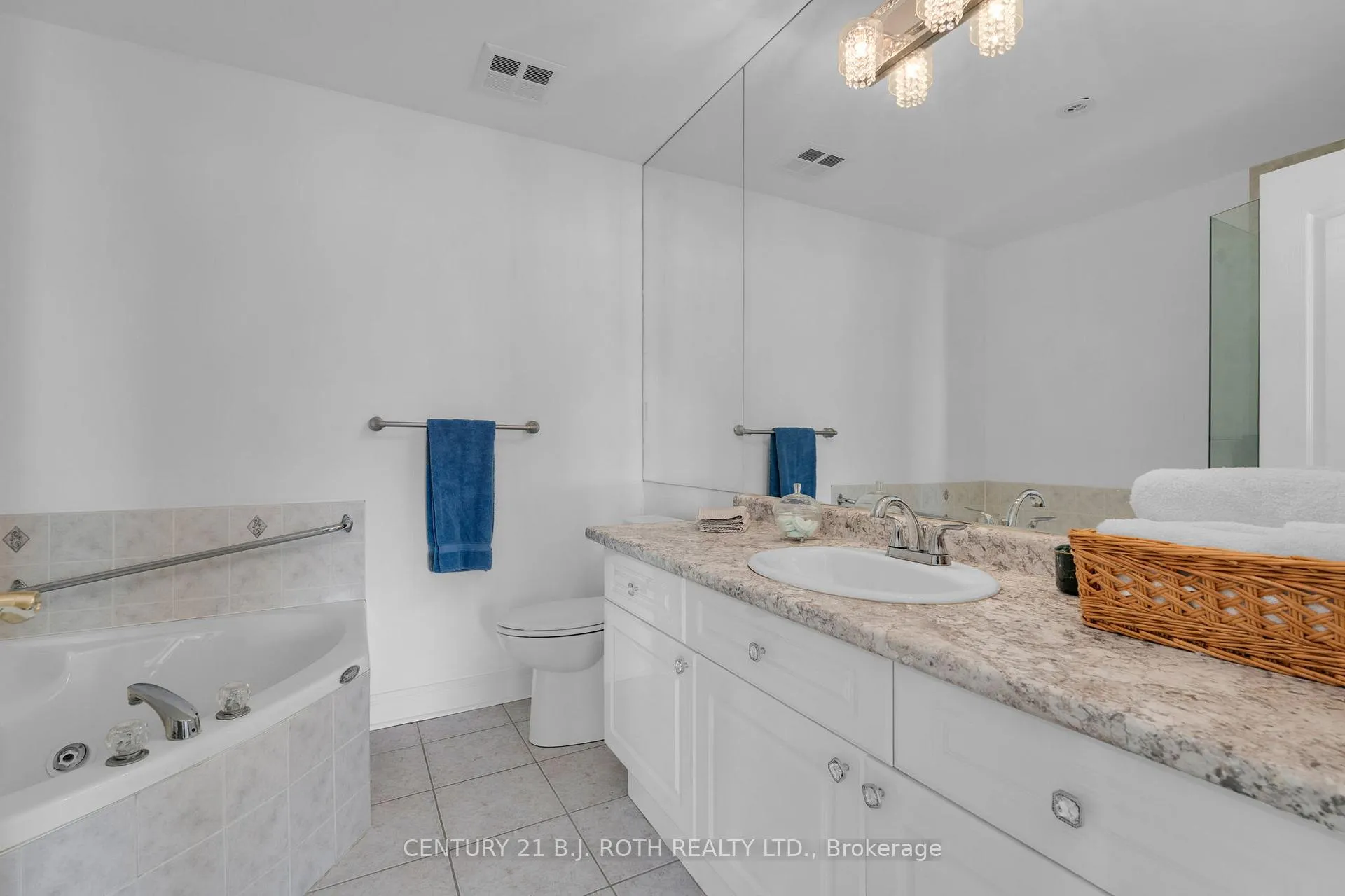 Photo 15 of Unit 1402, 2 Toronto Street, Barrie, City Centre — HOMEH