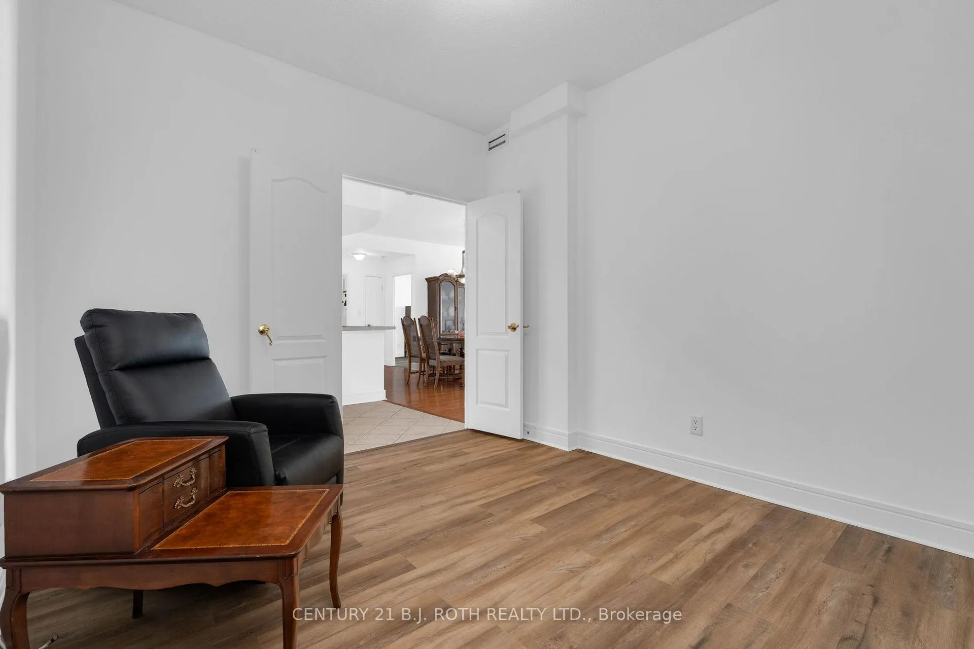 Photo 19 of Unit 1402, 2 Toronto Street, Barrie, City Centre — HOMEH