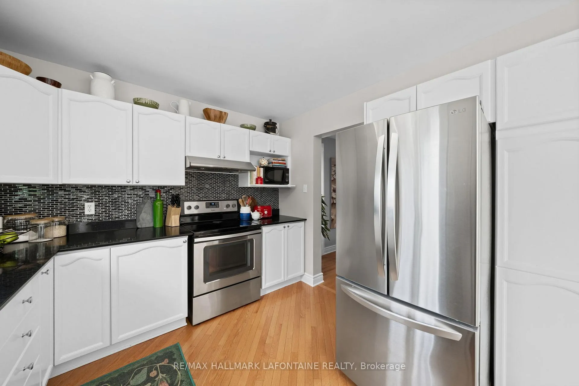 Photo 13 of 867 Clearcrest Crescent, Ottawa, Fallingbrook/Ridgemount — HOMEH