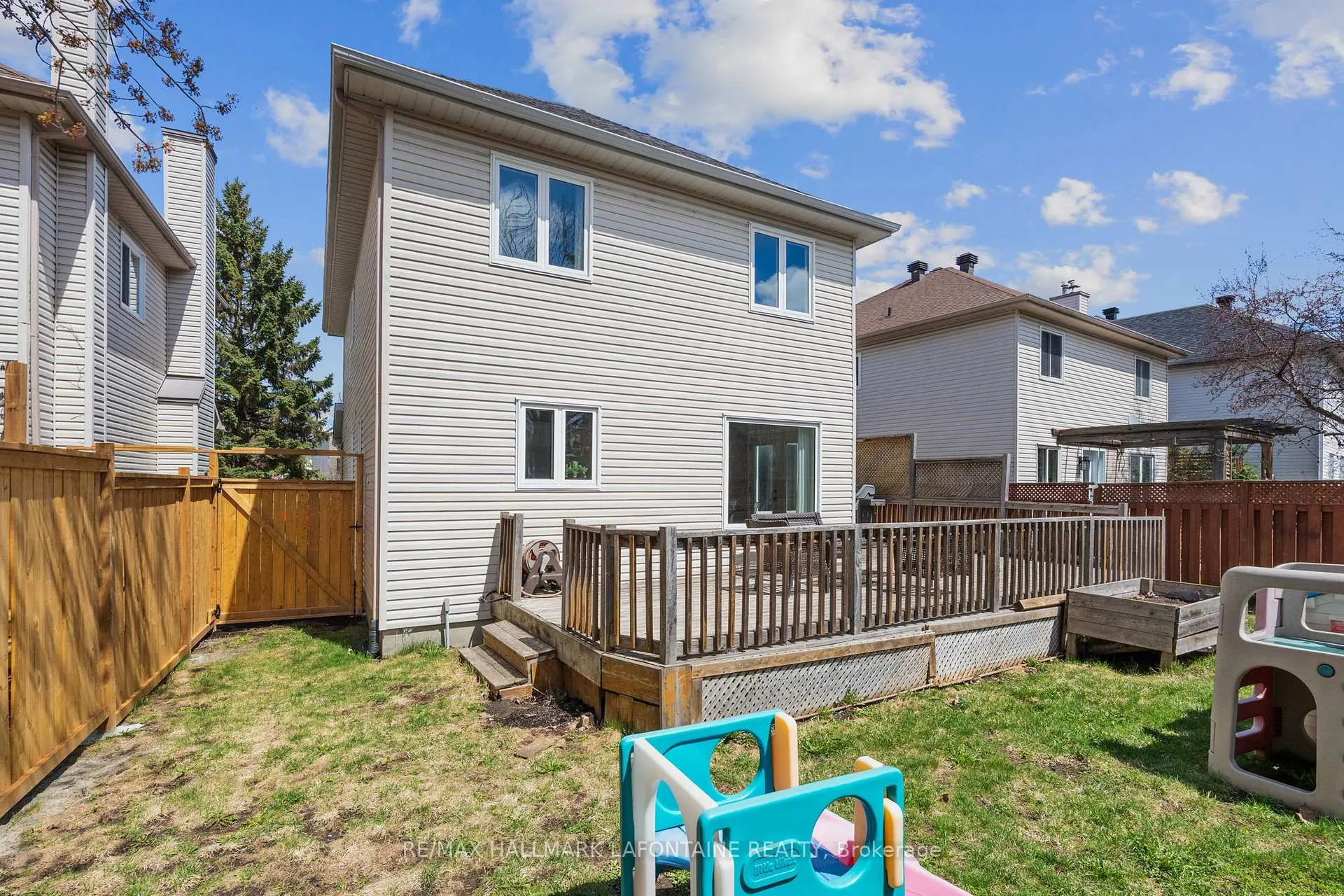 Photo 44 of 867 Clearcrest Crescent, Ottawa, Fallingbrook/Ridgemount — HOMEH