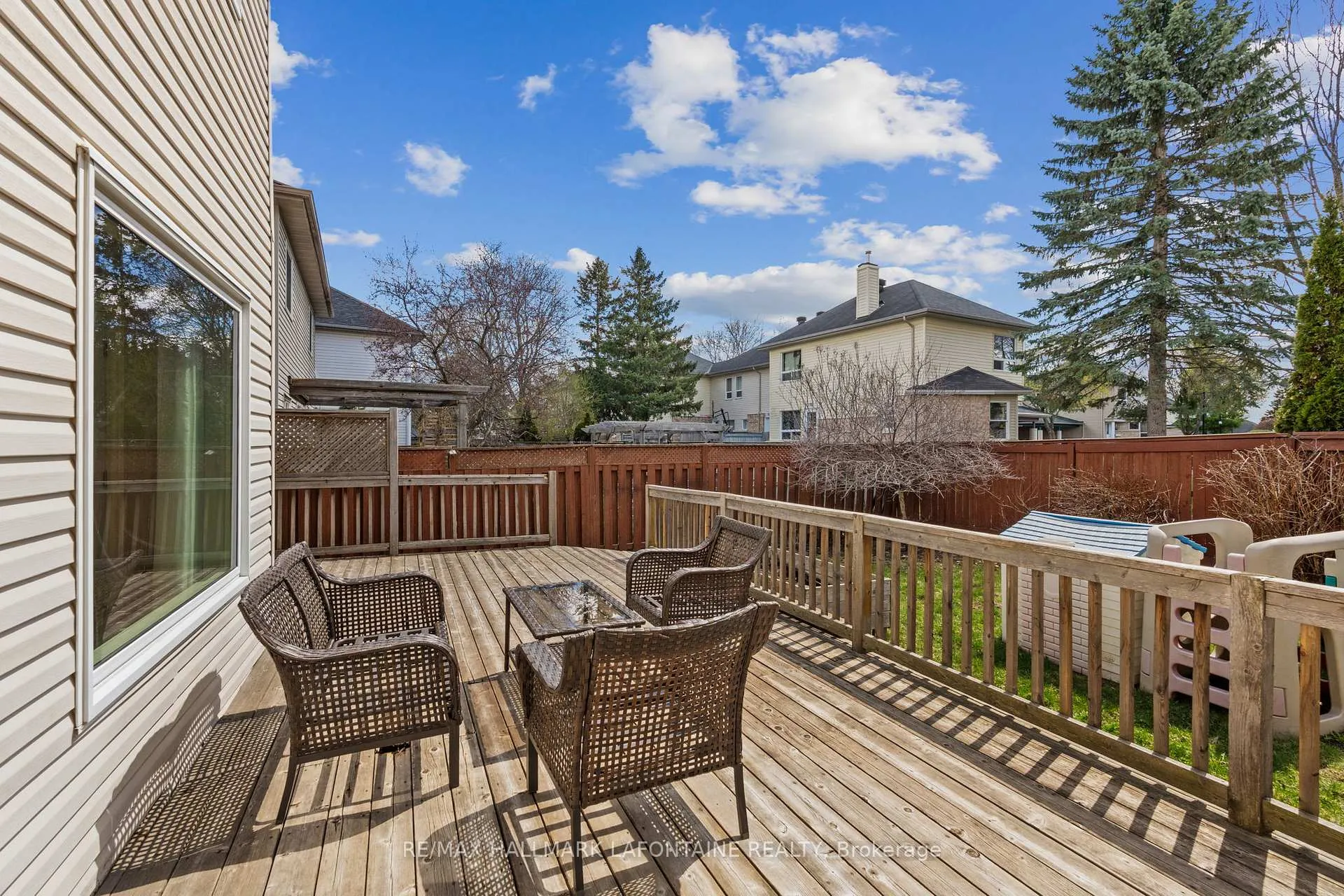 Photo 48 of 867 Clearcrest Crescent, Ottawa, Fallingbrook/Ridgemount — HOMEH