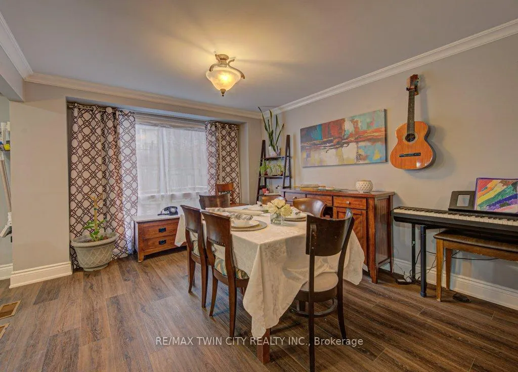 Photo 11 of 237B Thistleglen Place, Waterloo — HOMEH
