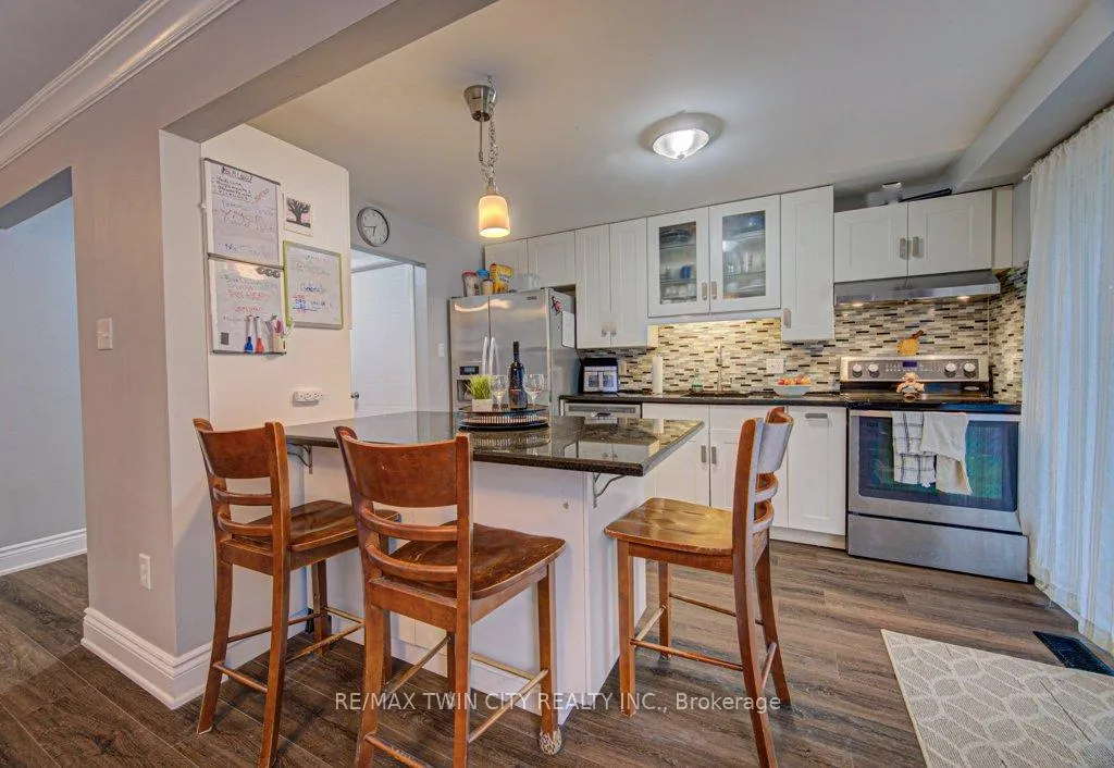 Photo 13 of 237B Thistleglen Place, Waterloo — HOMEH