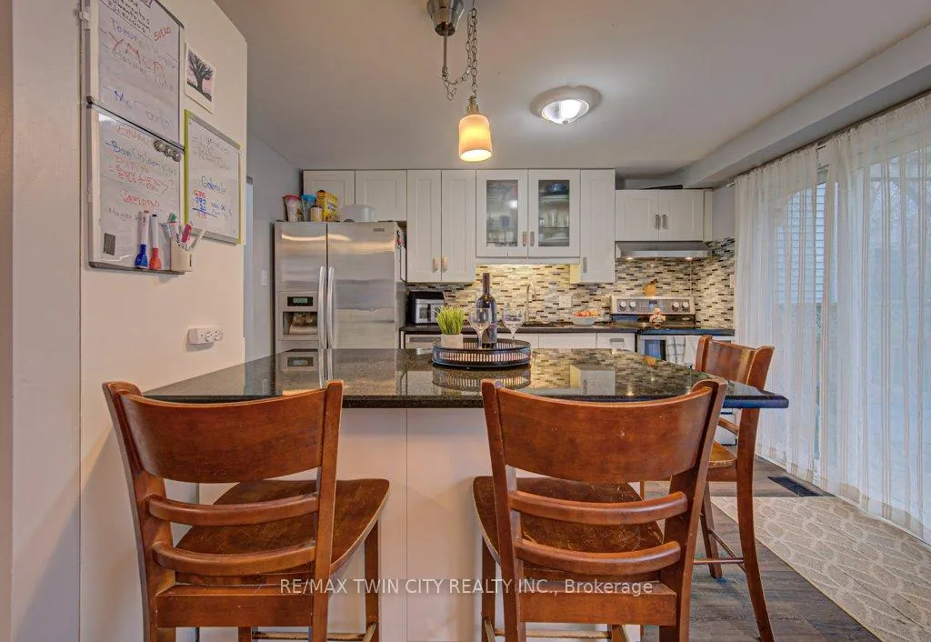 Photo 14 of 237B Thistleglen Place, Waterloo — HOMEH