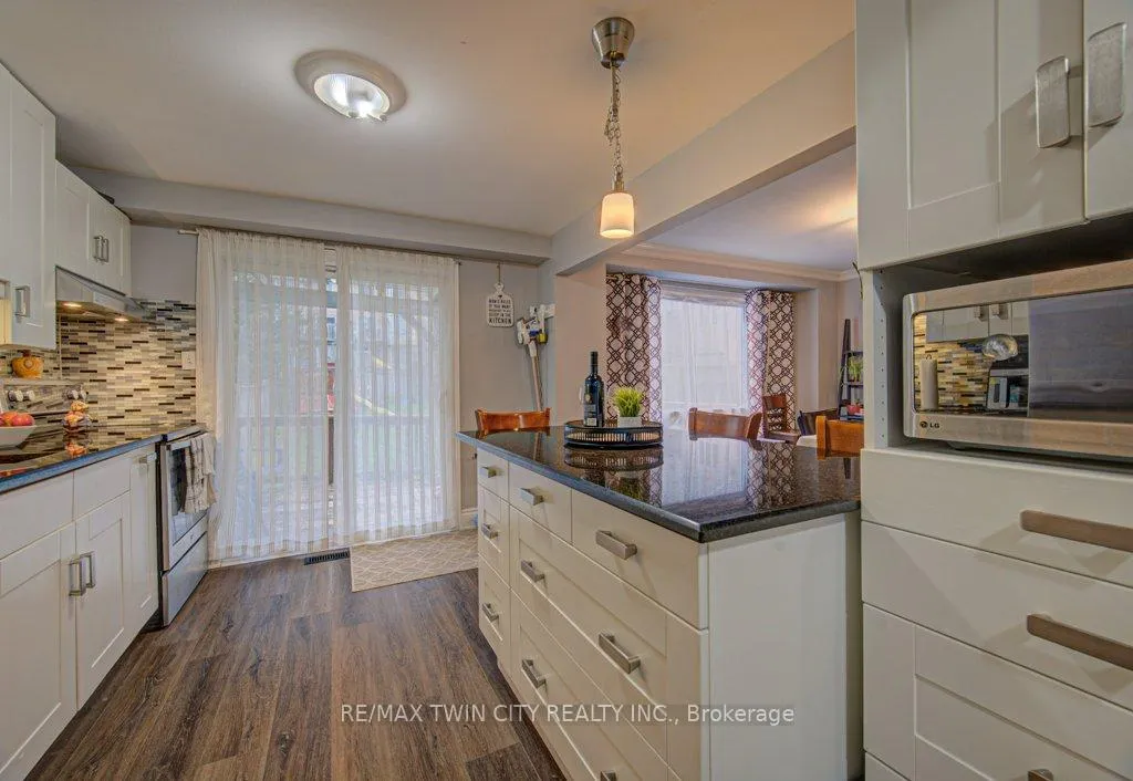 Photo 17 of 237B Thistleglen Place, Waterloo — HOMEH