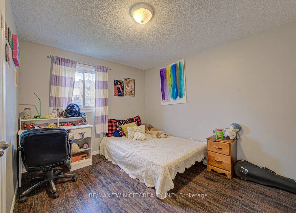 Photo 23 of 237B Thistleglen Place, Waterloo — HOMEH